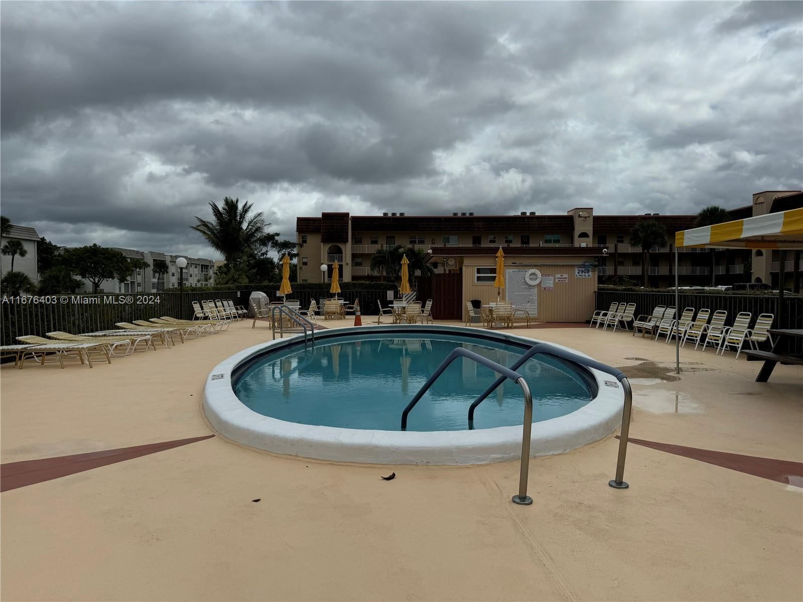 Real estate property located at 2900 Pine Island Rd #307, Broward, SUNRISE LAKES 63 CONDO, Sunrise, FL