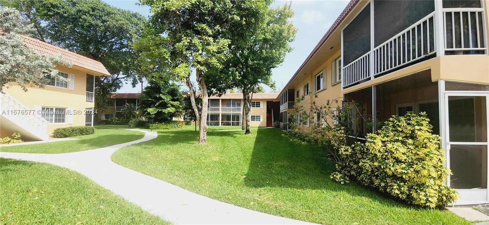 Real estate property located at 351 19th Pl #210K, Broward, MANOR GROVE VILLAGE FOUR, Wilton Manors, FL