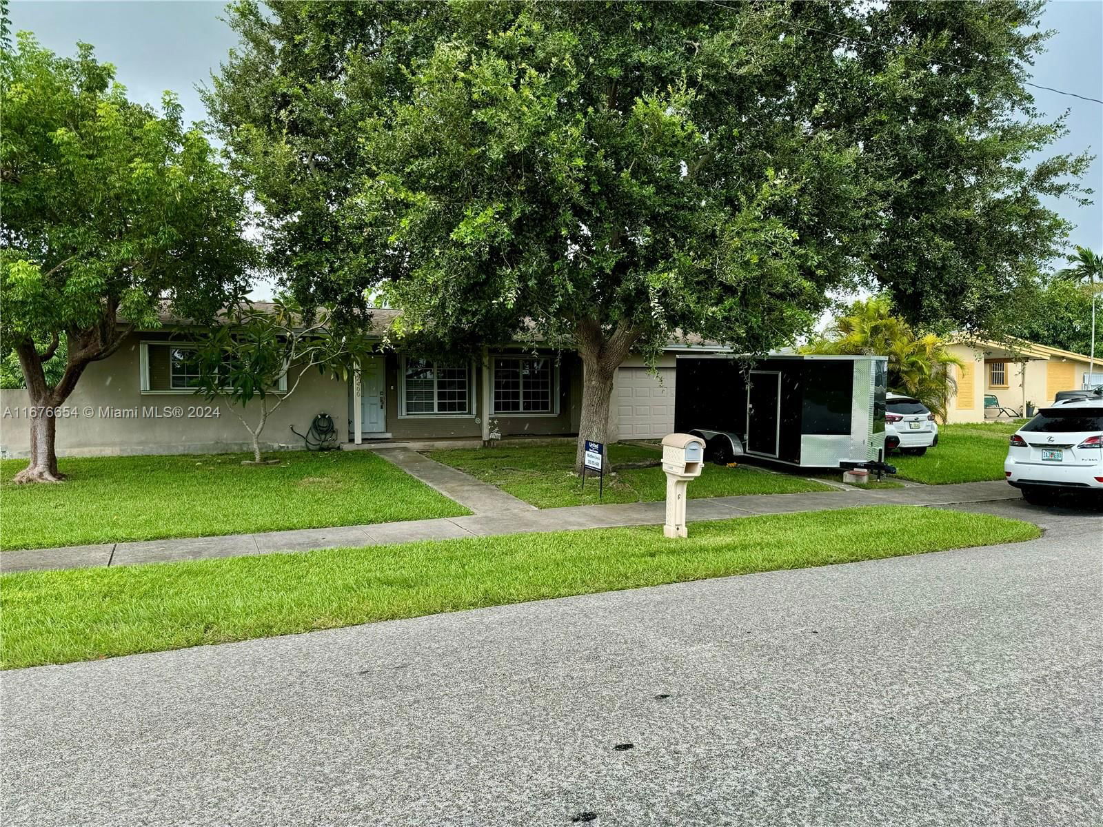 Real estate property located at 17400 119th Ave, Miami-Dade, SO MIAMI HEIGHTS MANOR, Miami, FL