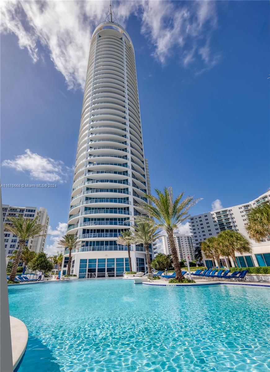 Real estate property located at 3101 Ocean Dr #707, Broward, OCEAN PALMS CONDO, Hollywood, FL