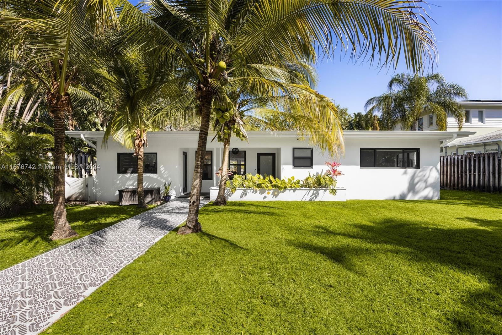 Real estate property located at 4191 Braganza Ave, Miami-Dade, J W EWANS SUB, Coconut Grove, FL