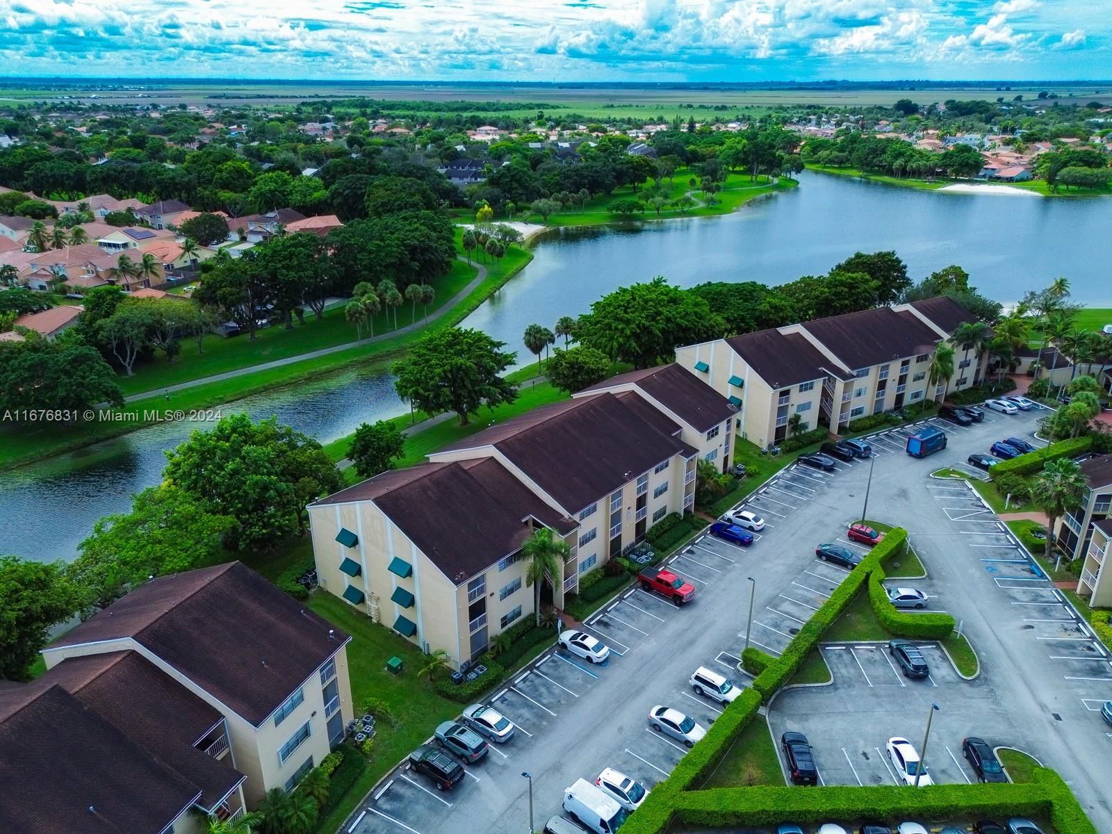 Real estate property located at 15285 107th Ln #218, Miami-Dade, HAMMOCKS TRAILS CONDO, Miami, FL