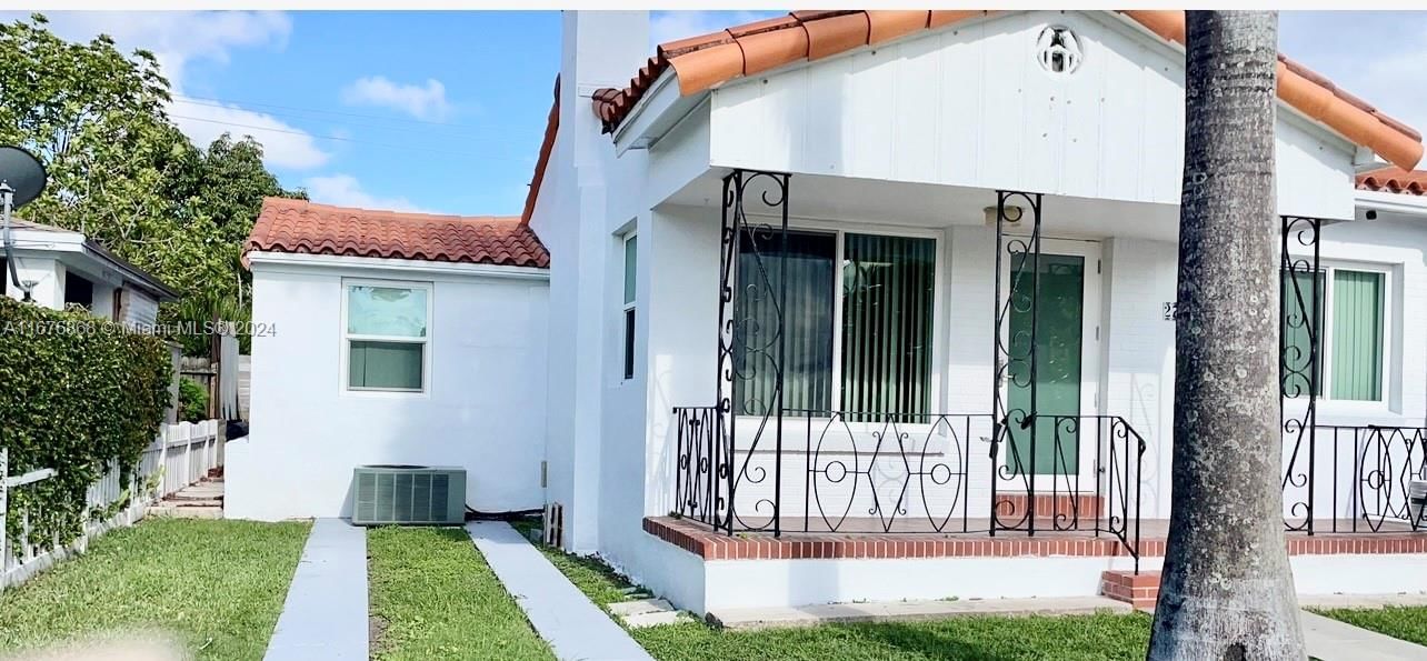 Real estate property located at 2724 34th Ct, Miami-Dade, CORAL PL REV, Miami, FL