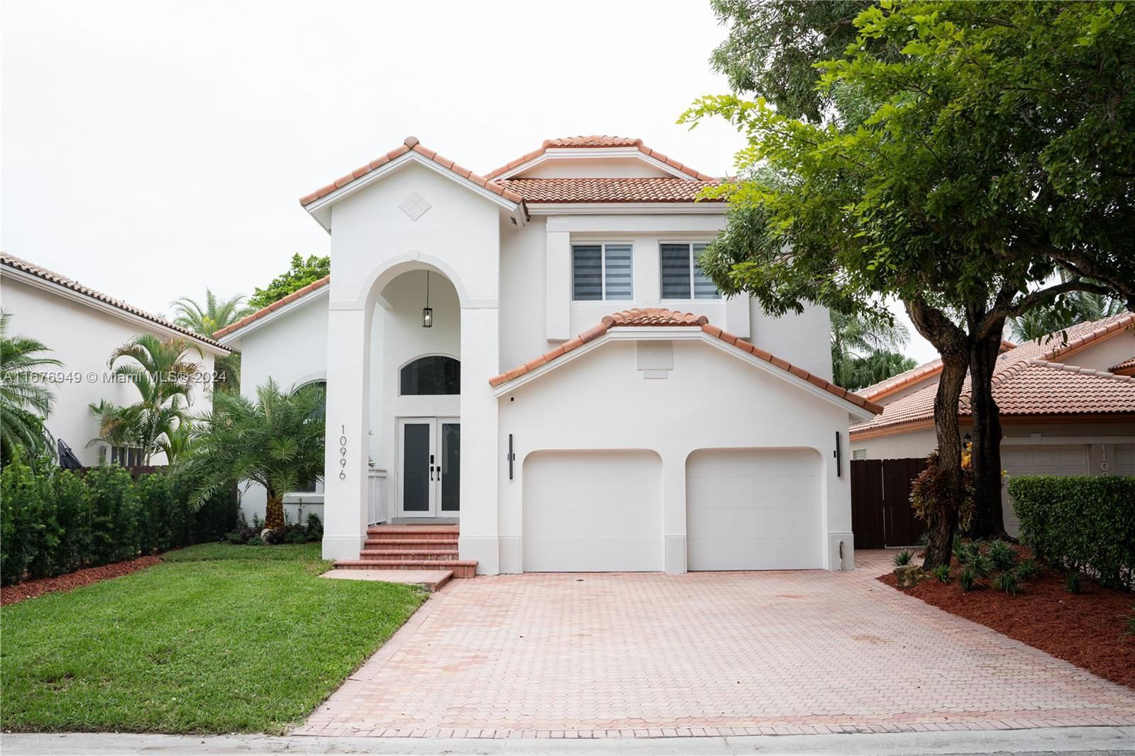 Real estate property located at 10996 58th Ter, Miami-Dade, DORAL ISLES-ANTILLES, Doral, FL