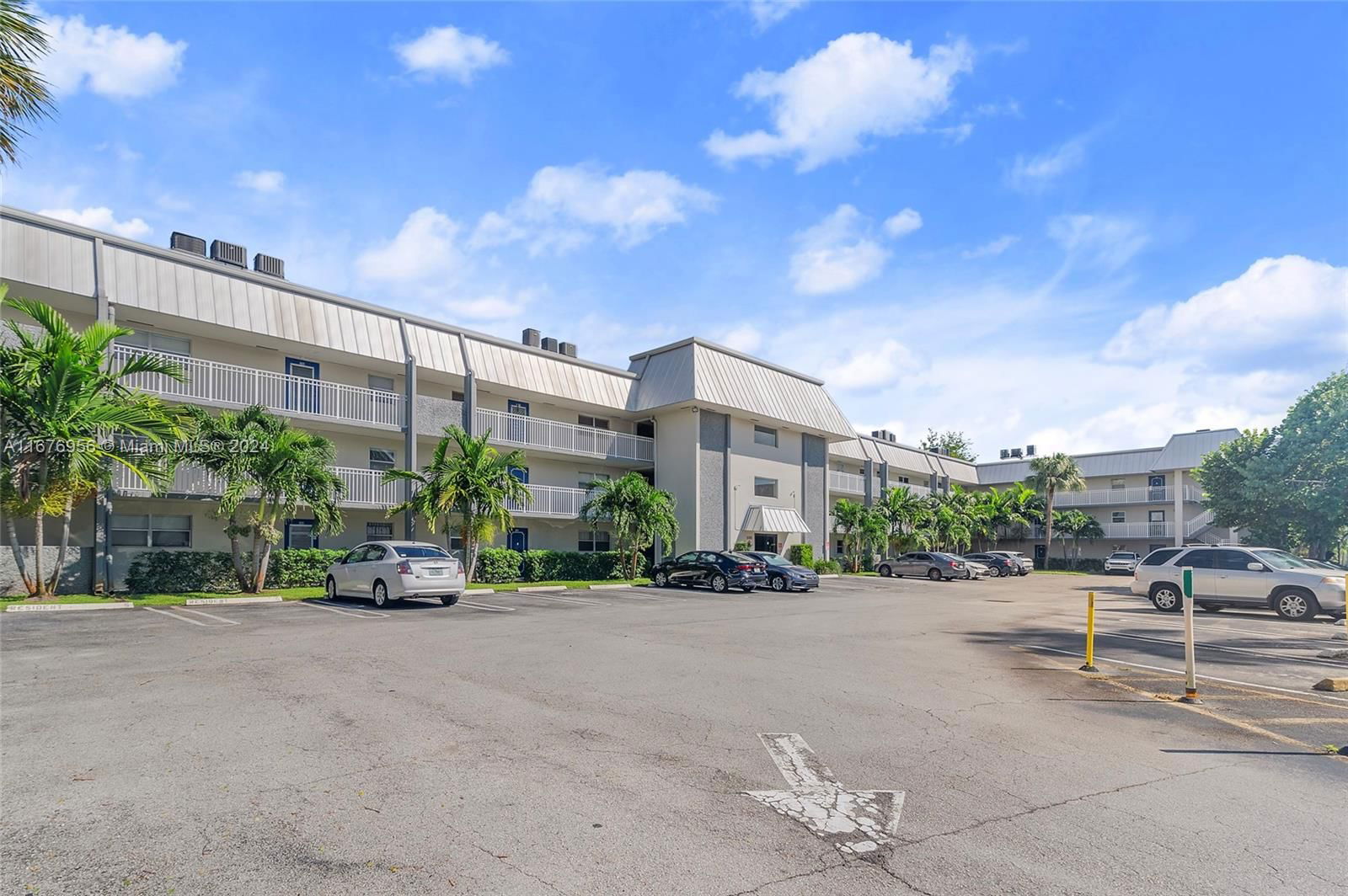 Real estate property located at 3000 Riverside Dr #209-1, Broward, FOXWOOD HOLLOW AT CORAL S, Coral Springs, FL