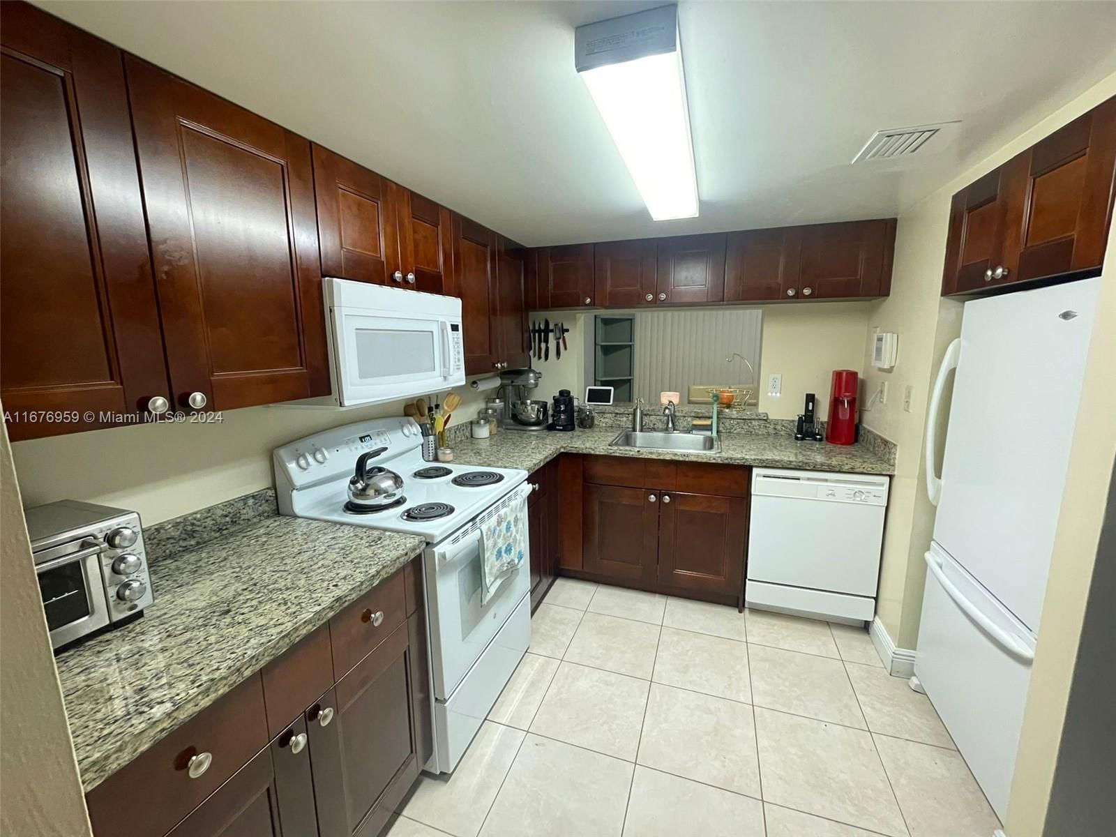 Real estate property located at 765 91st Ter #765, Broward, COLONNADES CONDO, Plantation, FL