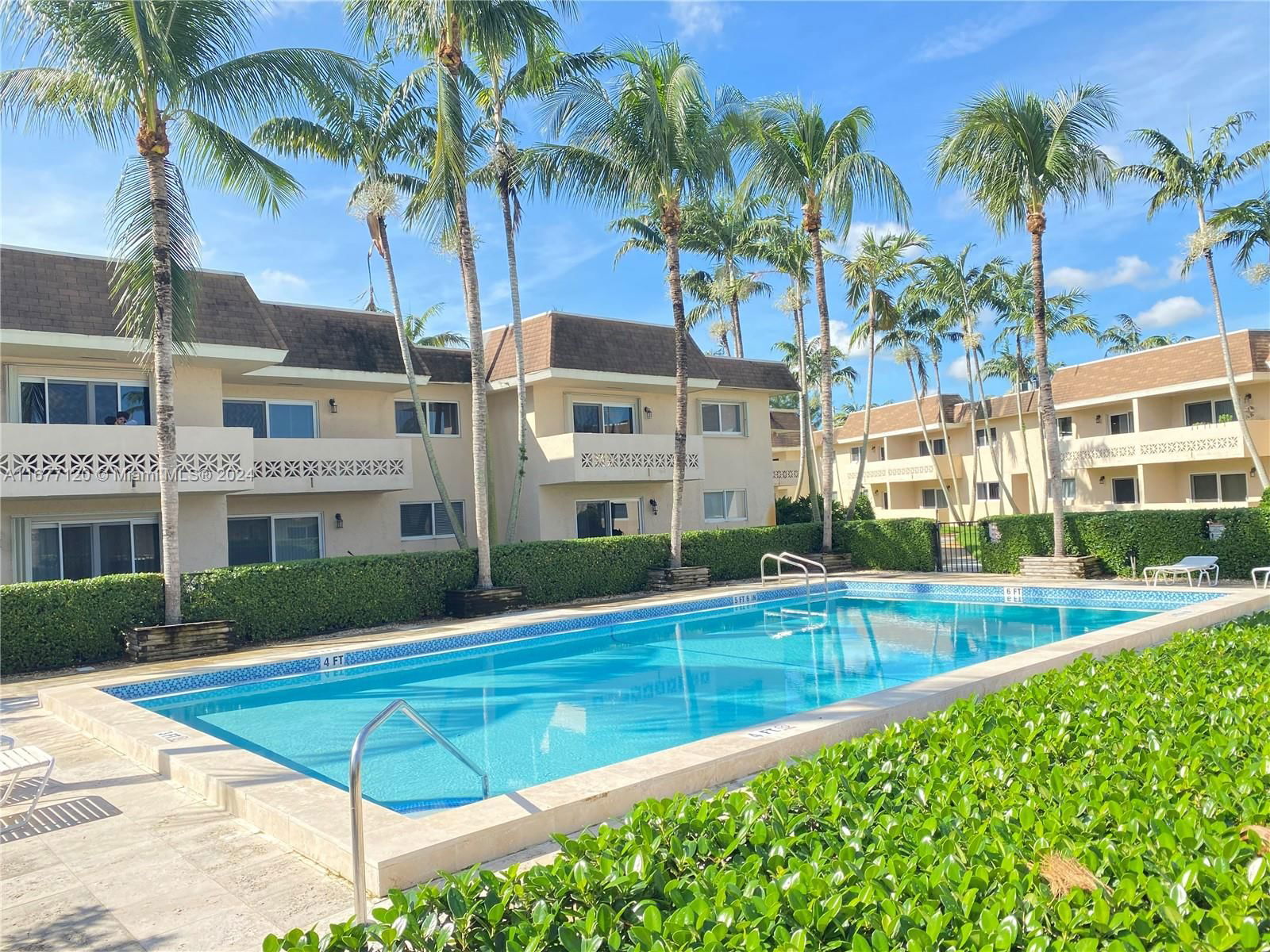 Real estate property located at 14500 88th Ave #237, Miami-Dade, VILLAGIO AT PALMETTO BAY, Palmetto Bay, FL