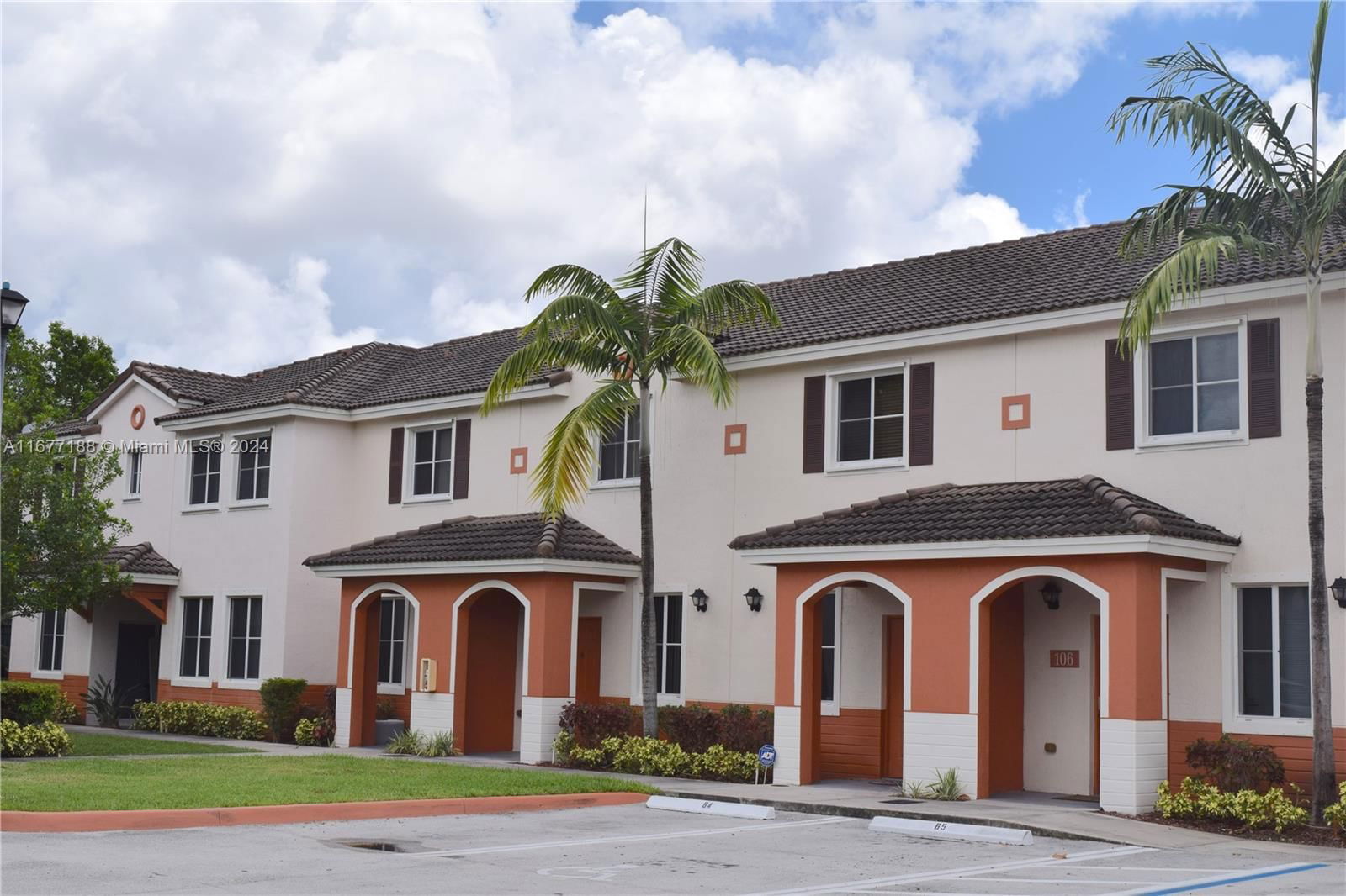 Real estate property located at 17345 7th Ave #805 ( 105 ), Miami-dade, Solabella Condo, Miami Gardens, FL