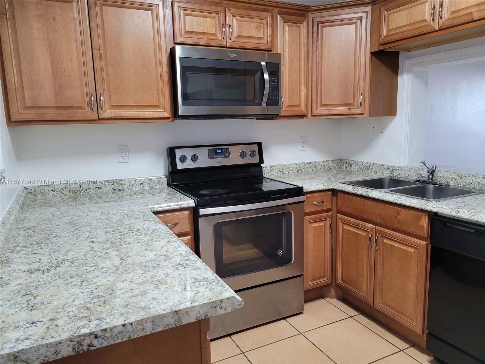 Real estate property located at 17000 67th Ave #429, Miami-Dade, COUNTRY LANE CONDO #2, Hialeah, FL