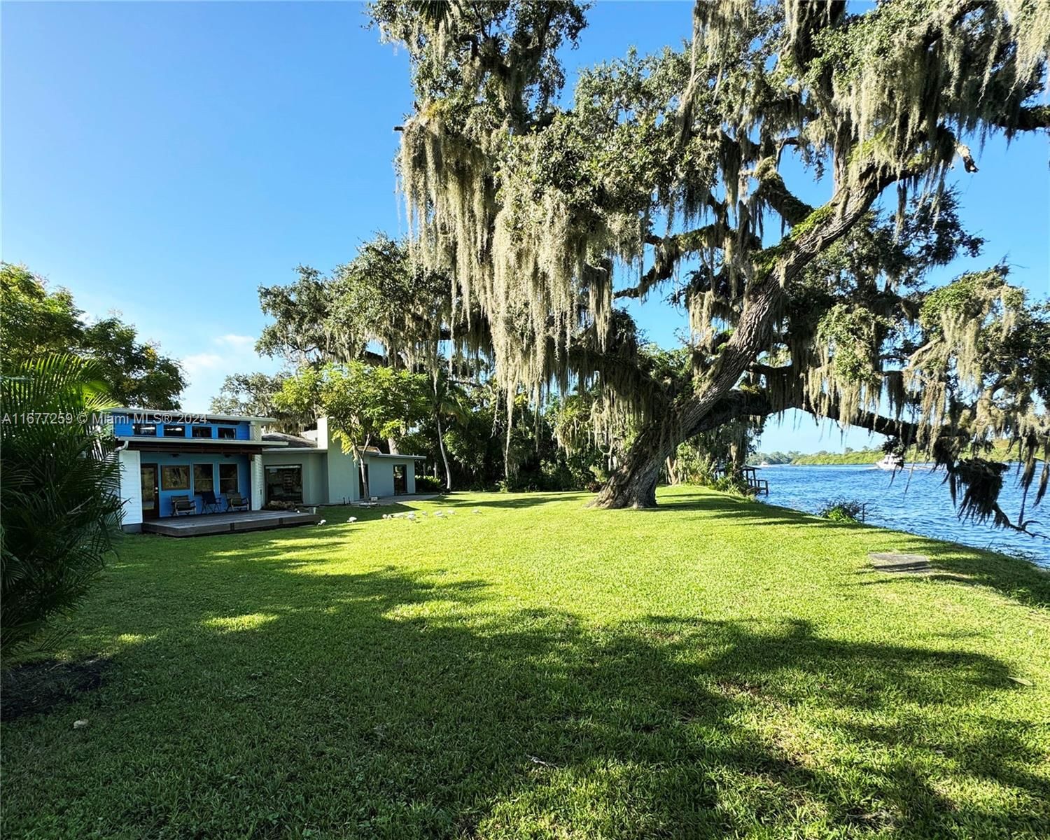 Real estate property located at 2050 Fort Denaud Rd, Hendry, PARKWOOD LAKES, La Belle, FL