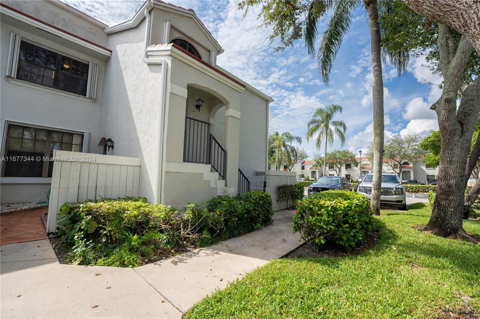 Real estate property located at 11995 11th St #11995, Broward, PIERPOINTE FIVE CONDO II, Pembroke Pines, FL