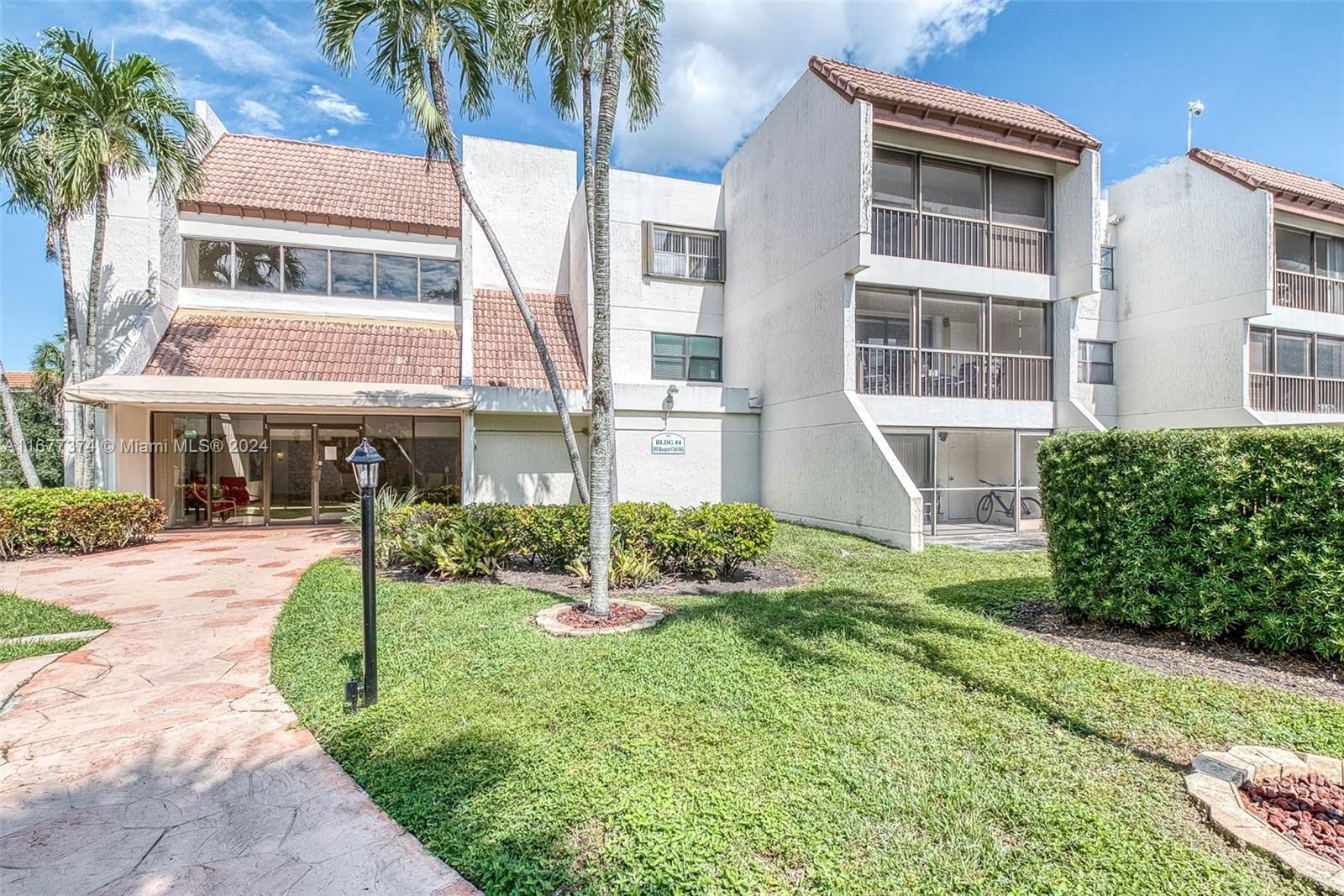 Real estate property located at 301 Racquet Club Rd #108, Broward, BUILDING FOUR OF RACQUET, Weston, FL