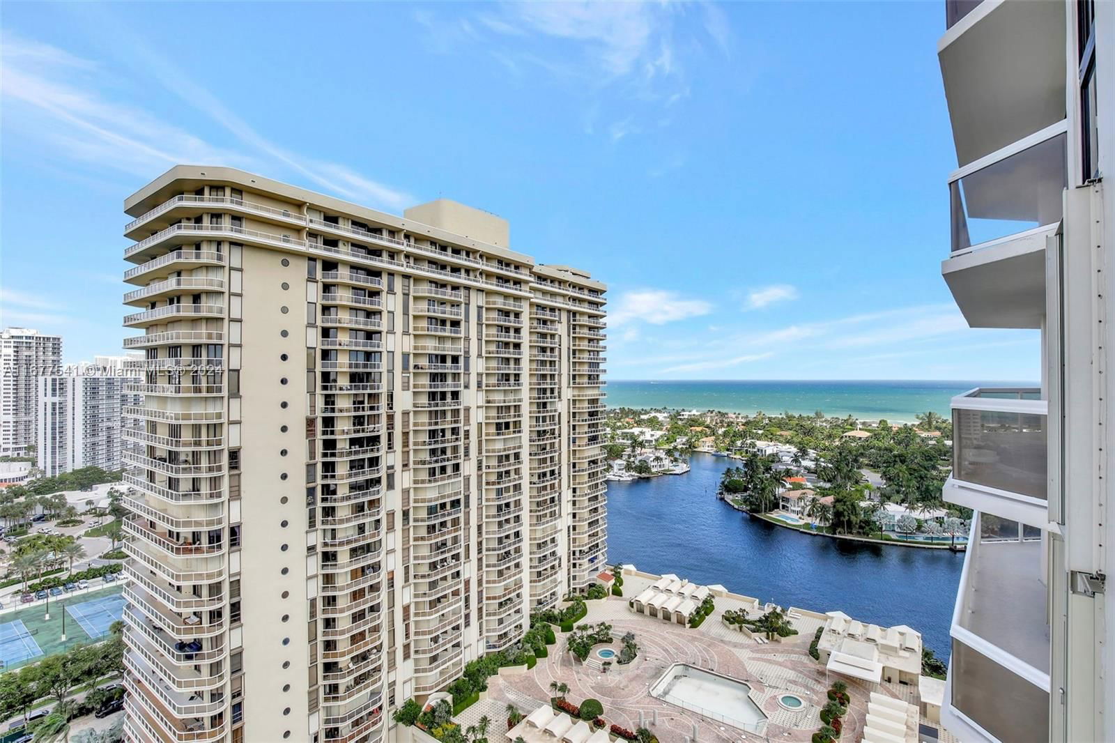 Real estate property located at 20185 Country Club Dr #2209, Miami-Dade, THE LANDMARK CONDO, Aventura, FL