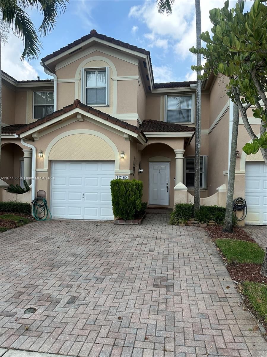 Real estate property located at 12168 126th Ave, Miami-Dade, KENDALL BREEZE, Miami, FL