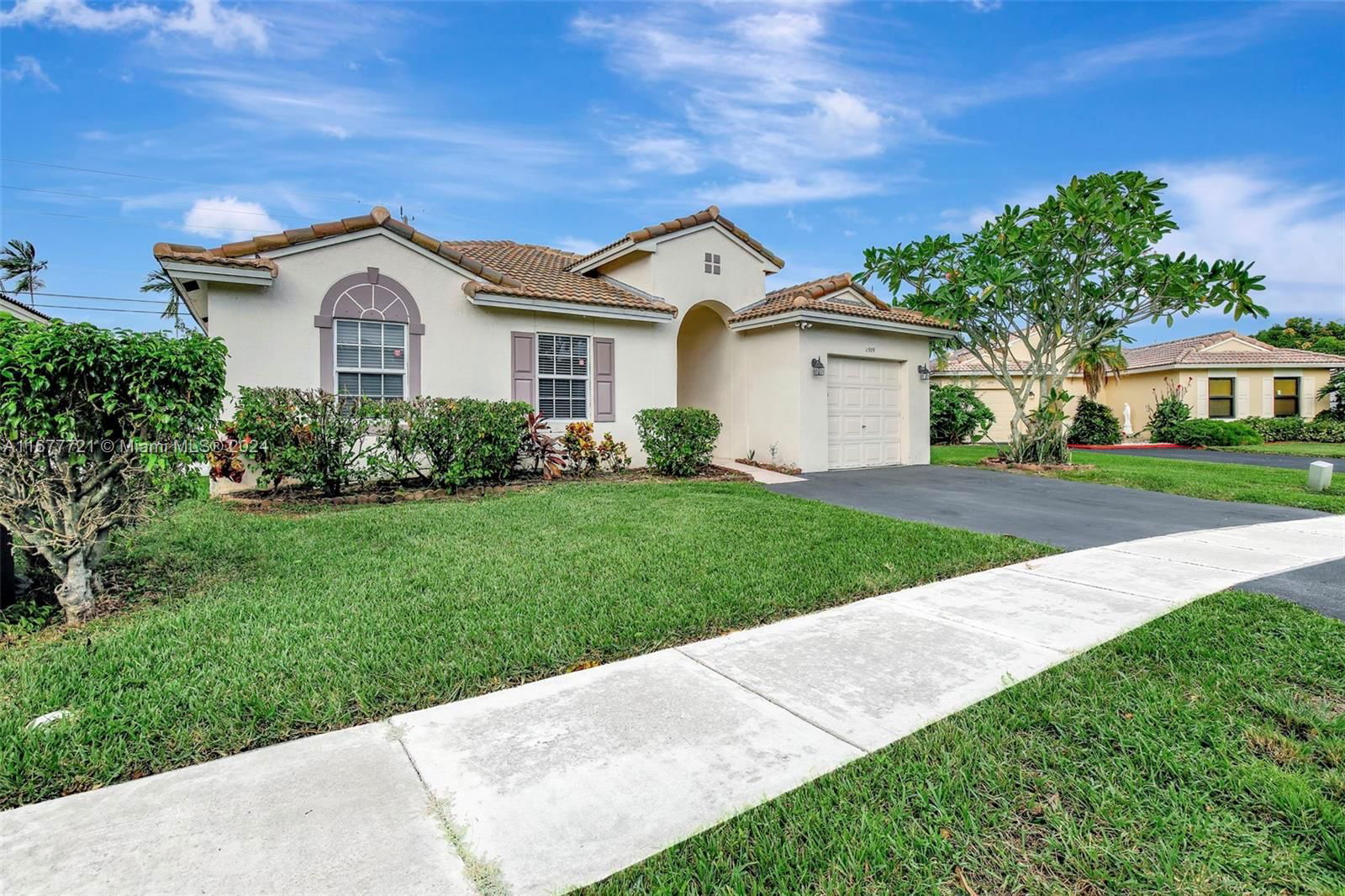 Real estate property located at 11909 17th  Ct, Broward, VILLAGES OF RENAISSANCE, Miramar, FL