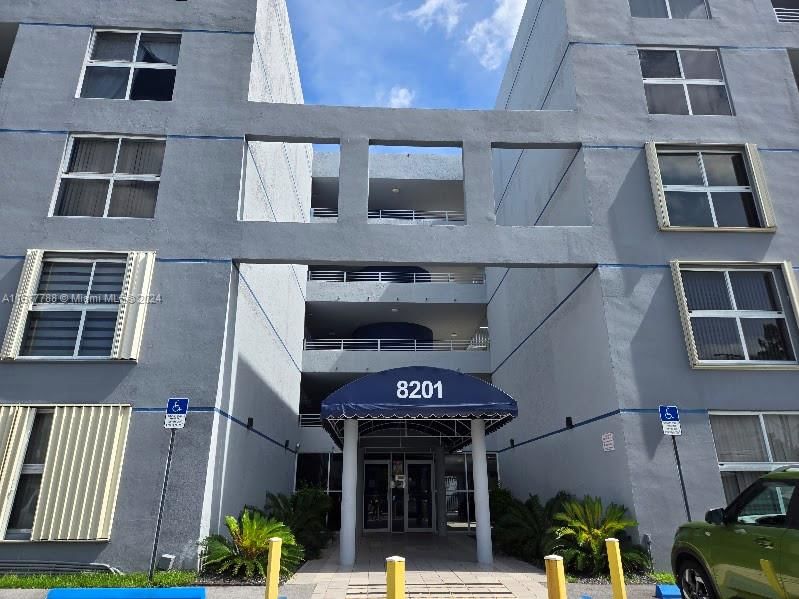 Real estate property located at 8201 8th St #1-109, Miami-Dade, PALM COURT OF MIAMI CONDO, Miami, FL