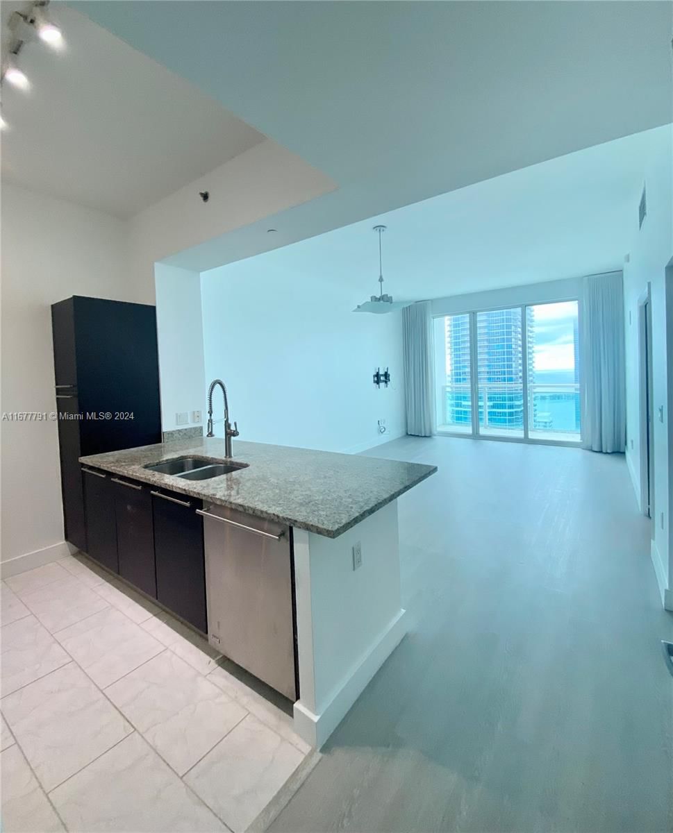 Real estate property located at 950 Brickell Bay Dr #5303, Miami-Dade, THE PLAZA 851 BRICKELL CO, Miami, FL