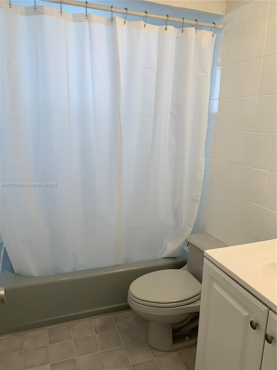 Real estate property located at 251 Galen Dr #204E, Miami-dade, Key Biscayne Vi Condo, Key Biscayne, FL