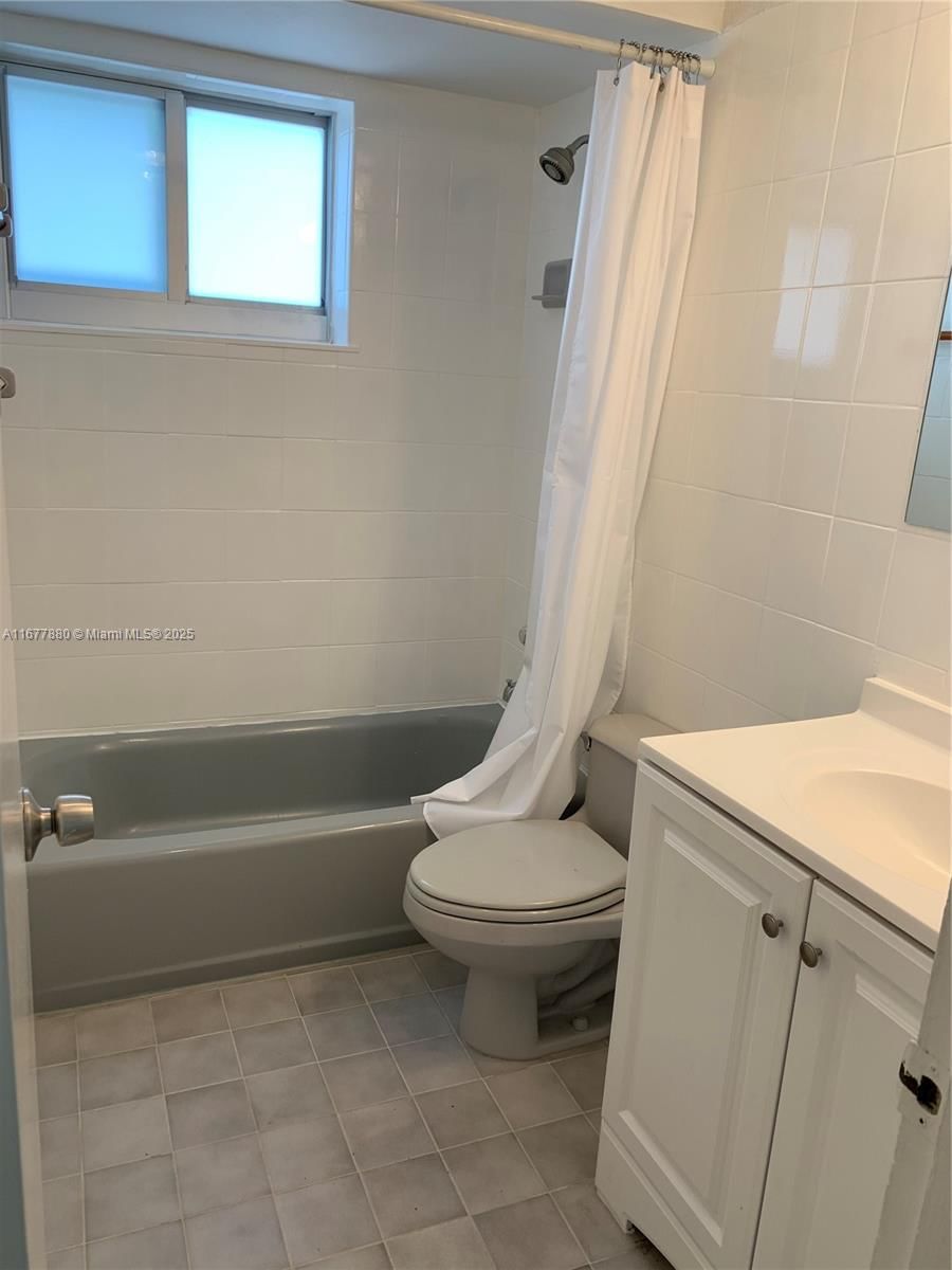 Real estate property located at 251 Galen Dr #204E, Miami-dade, Key Biscayne Vi Condo, Key Biscayne, FL