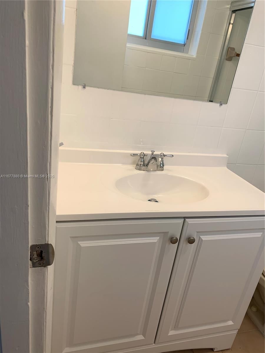 Real estate property located at 251 Galen Dr #204E, Miami-dade, Key Biscayne Vi Condo, Key Biscayne, FL