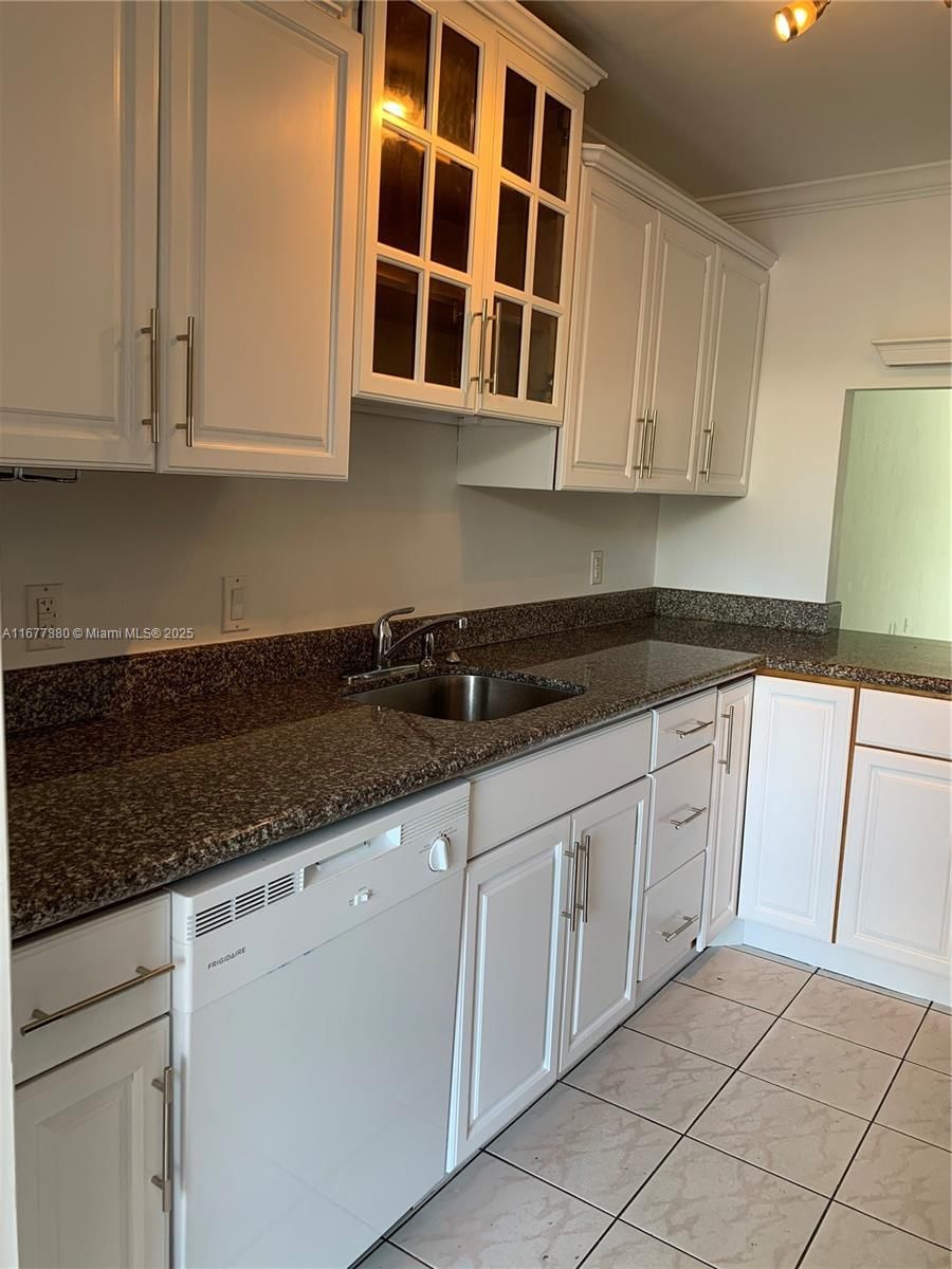Real estate property located at 251 Galen Dr #204E, Miami-dade, Key Biscayne Vi Condo, Key Biscayne, FL