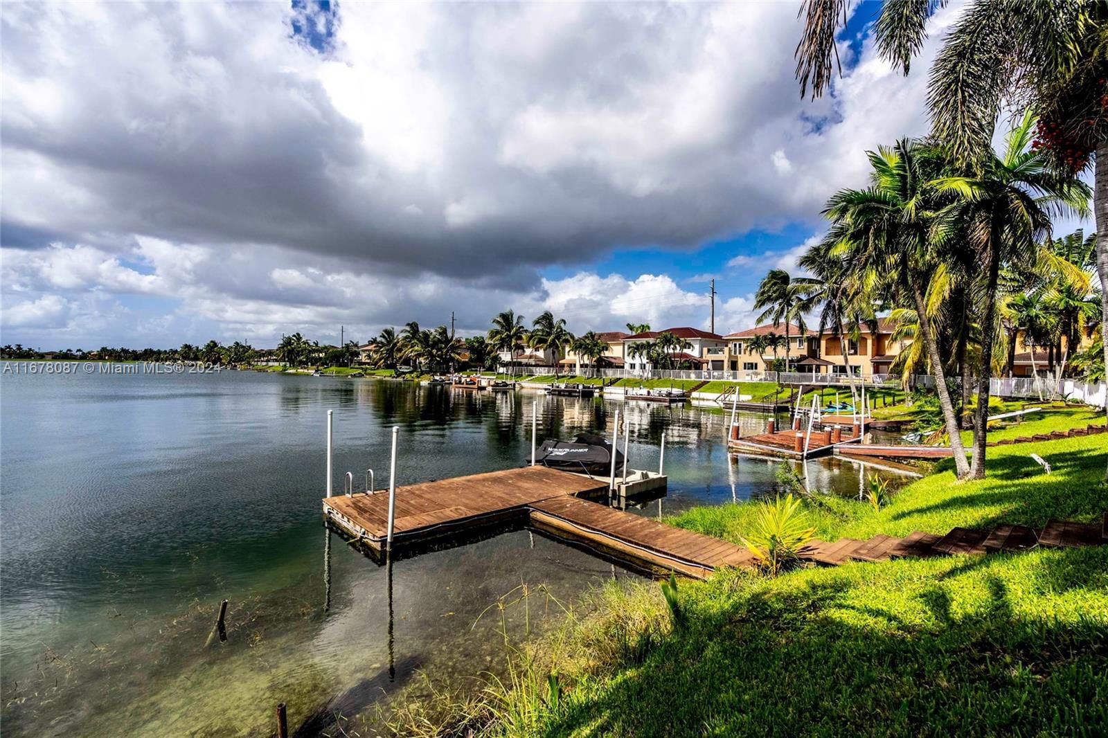 Real estate property located at 13700 127th Ct, Miami-Dade, TWIN LAKE SHORES EAST, Miami, FL