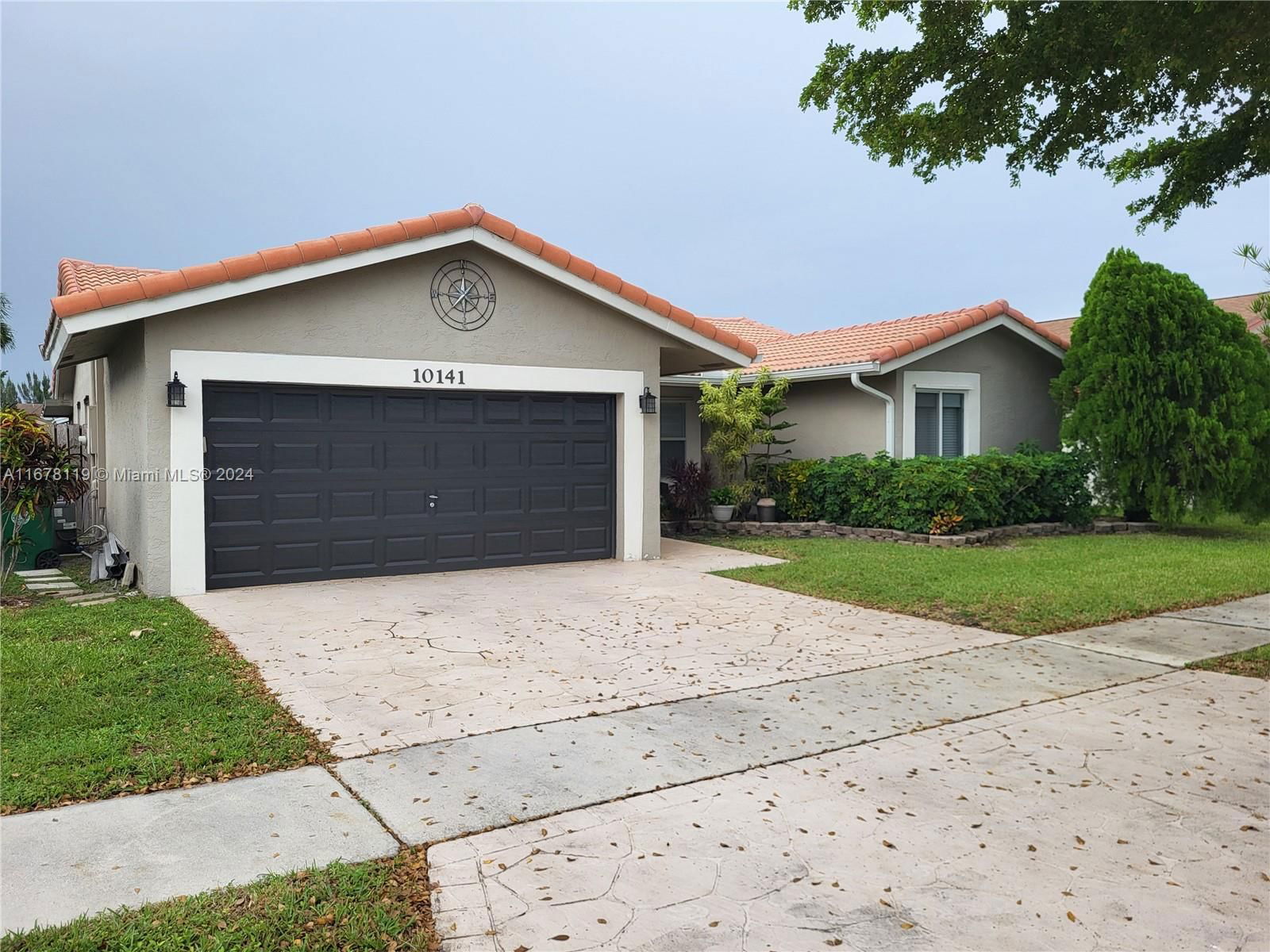 Real estate property located at 10141 16th Ct, Broward, NOB HILL VILLAGE, Davie, FL