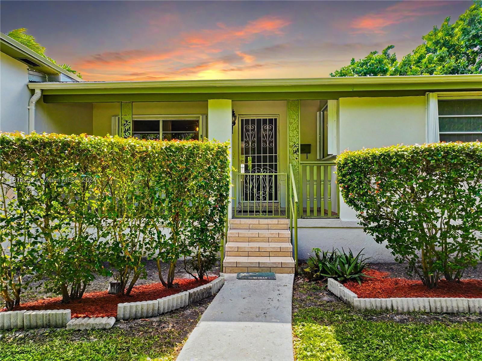 Real estate property located at 5840 62nd Ter, Miami-Dade, DE CARLO MANOR, Miami, FL