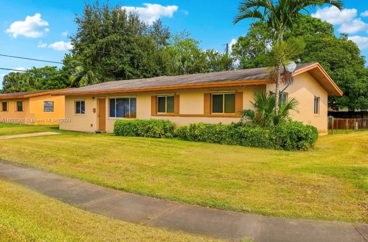 Real estate property located at 550 35th Ter, Broward, PROSPER PARK AMEN, Lauderhill, FL