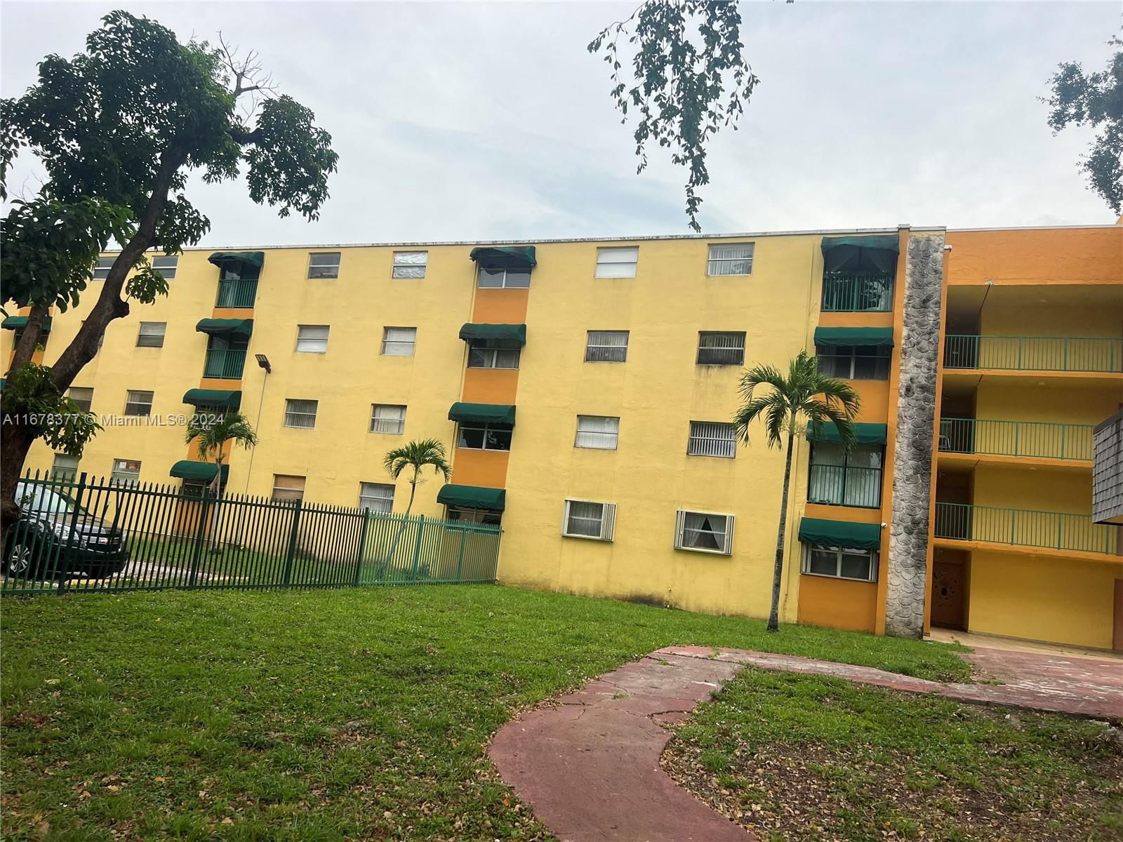 Real estate property located at 606 81st St #329, Miami-Dade, LAS ESTRELLAS CONDO, Hialeah, FL