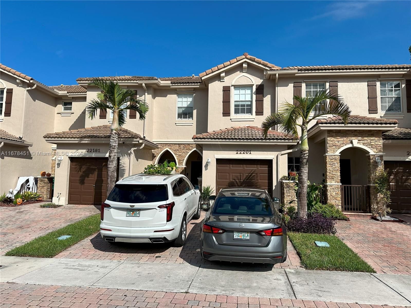 Real estate property located at 22201 92nd Pl #22201, Miami-Dade, LAKES BY THE BAY CEE, Cutler Bay, FL