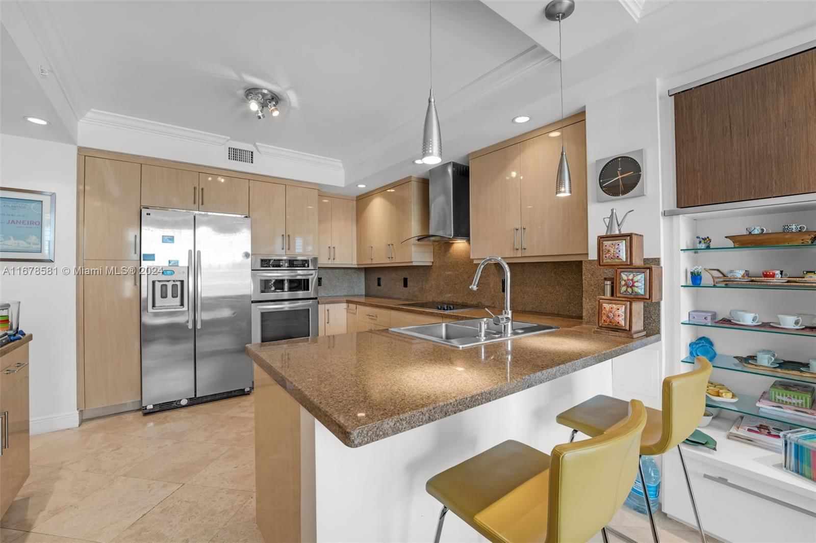 Real estate property located at 765 Crandon Blvd #305, Miami-dade, Lake Tower Condo, Key Biscayne, FL