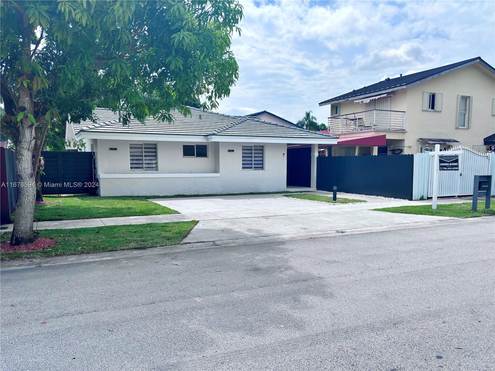 Real estate property located at 14910 92nd Ter, Miami-Dade, STARLIGHT BY THE HAMMOCKS, Miami, FL