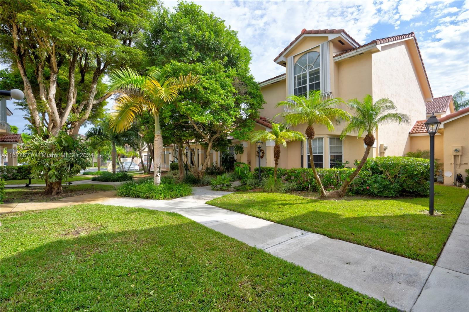 Real estate property located at 15348 111th St, Miami-Dade, JASMINE AT THE HAMMOCKS 1, Miami, FL