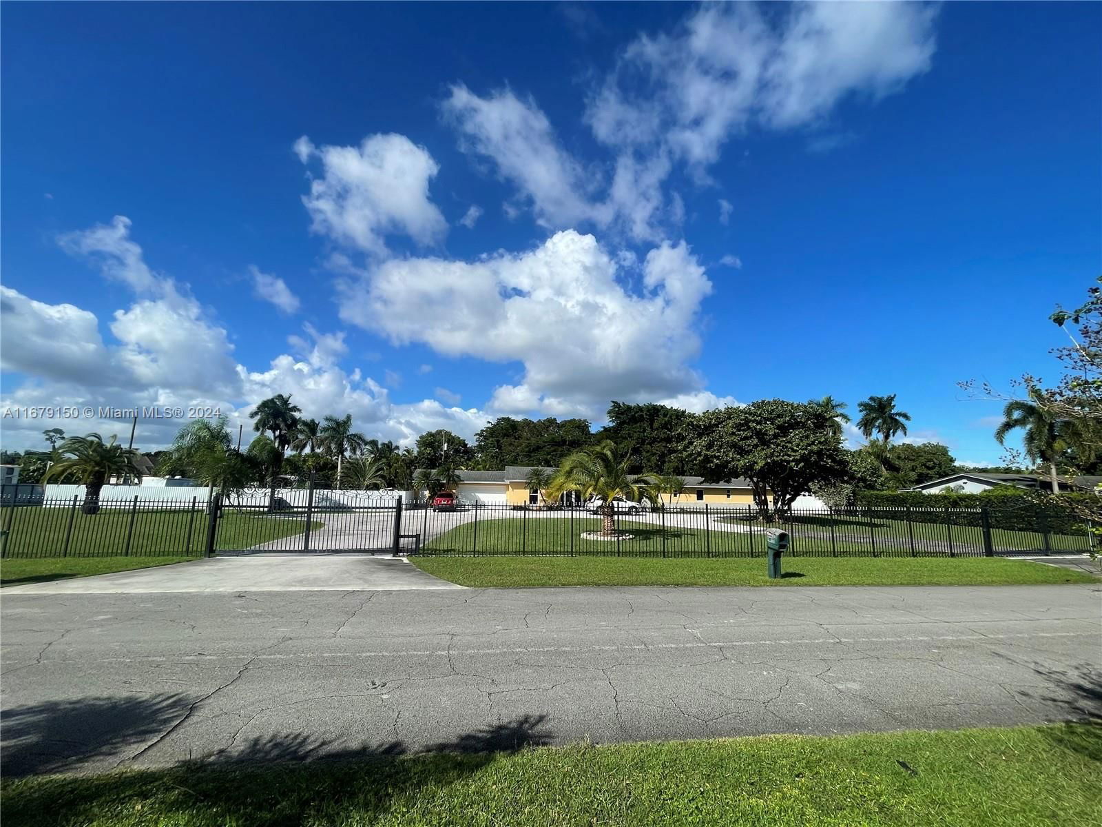 Real estate property located at 247 19th St, Miami-Dade, R J CLARK ESTS, Homestead, FL