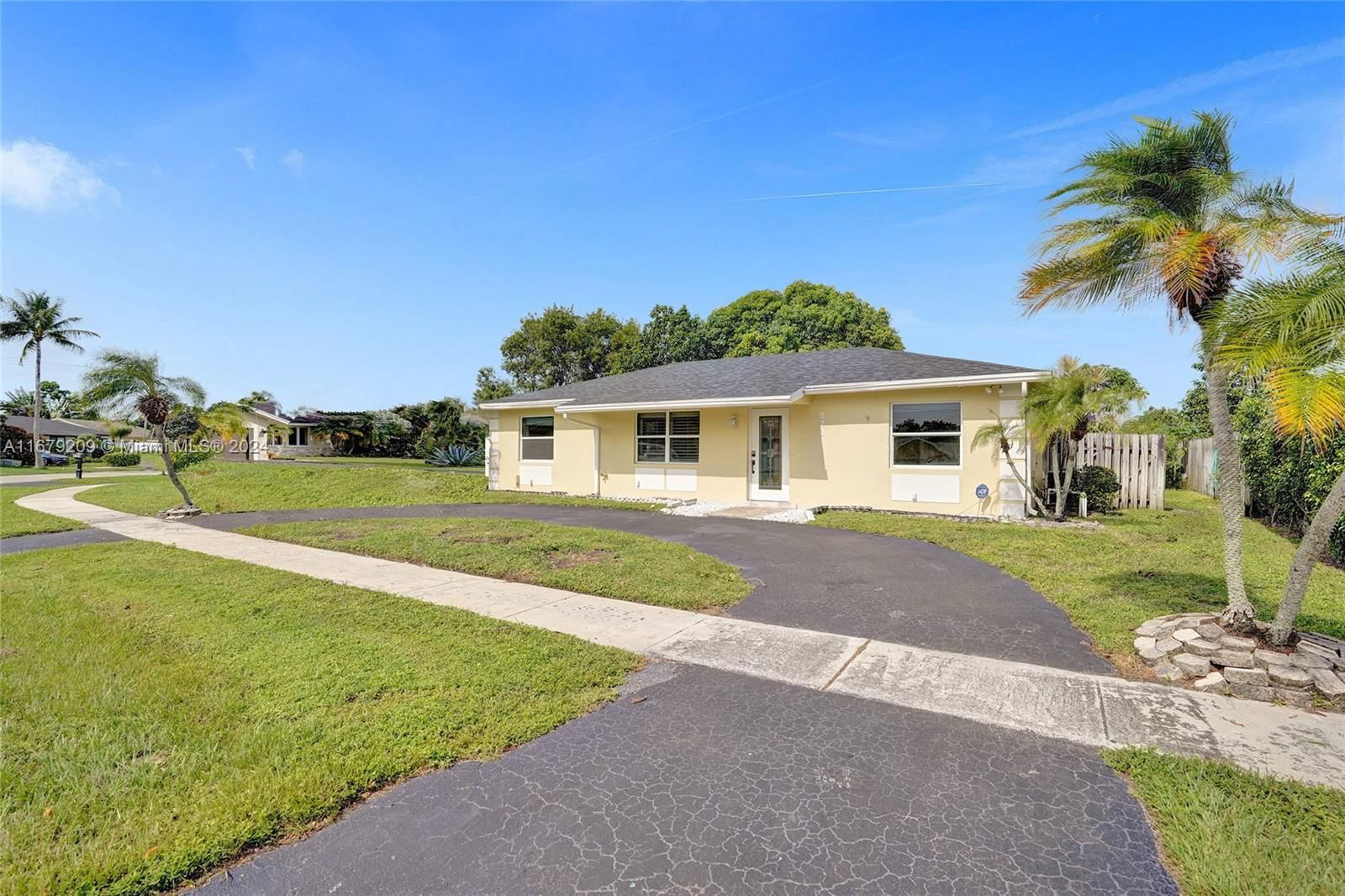 Real estate property located at 9737 Alaska Cir, Palm Beach, AMERICAN HOMES AT BOCA RA, Boca Raton, FL