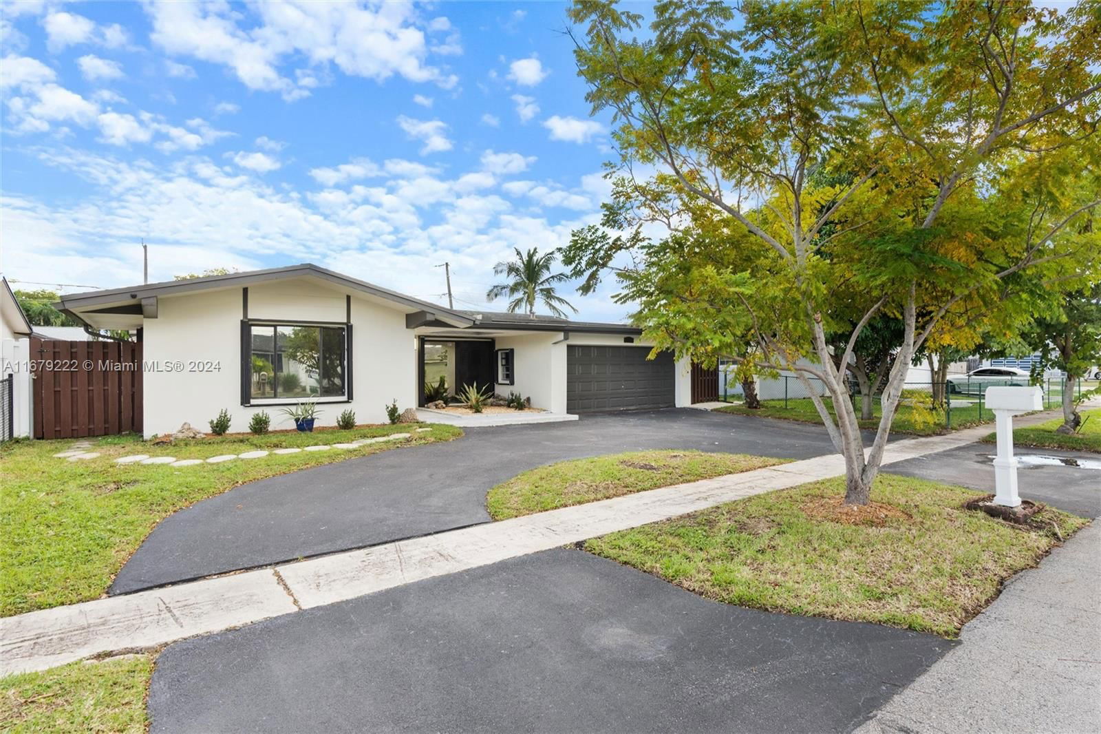 Real estate property located at 10550 24th St, Broward, SUNRISE GOLF VILLAGE SEC, Sunrise, FL