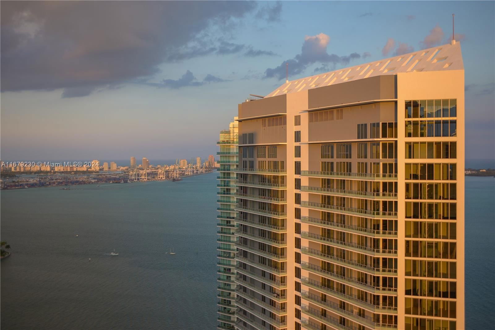 Real estate property located at 1300 Brickell Bay Dr #1601, Miami-Dade, BRICKELLHOUSE CONDO, Miami, FL