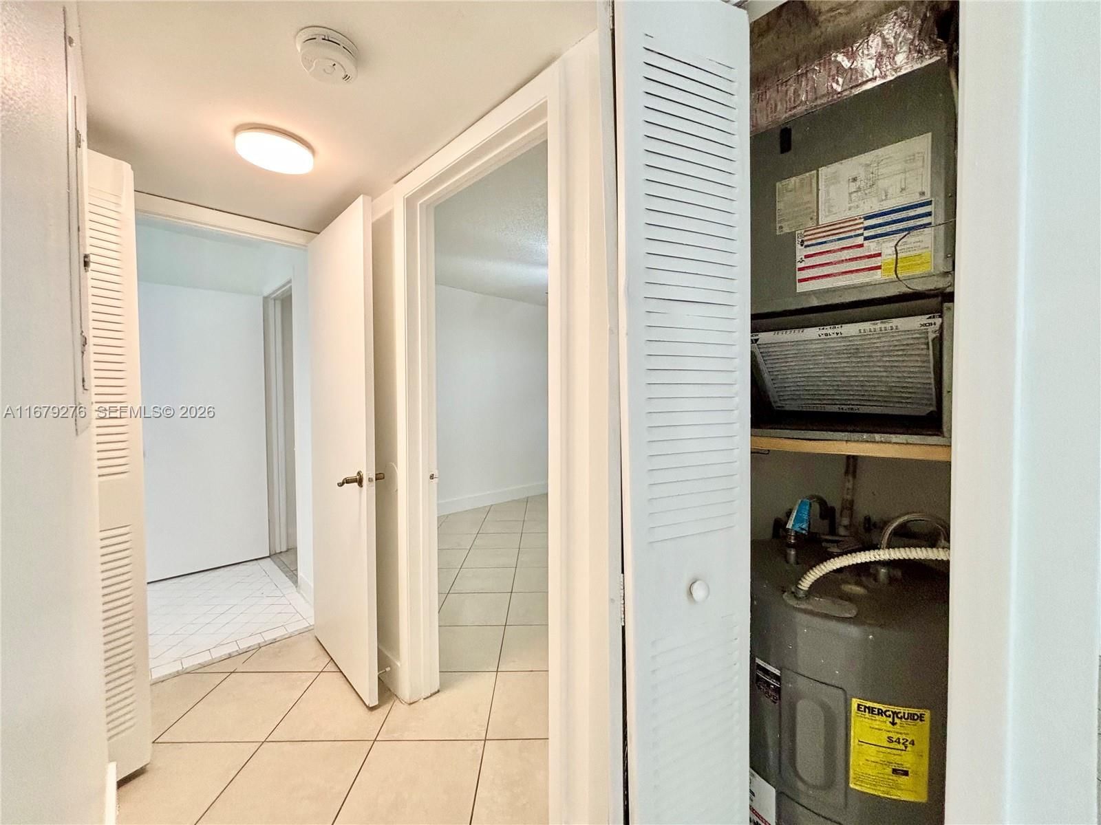 Real estate property located at 3405 44th St #104, Broward, Summer Lake, Oakland Park, FL