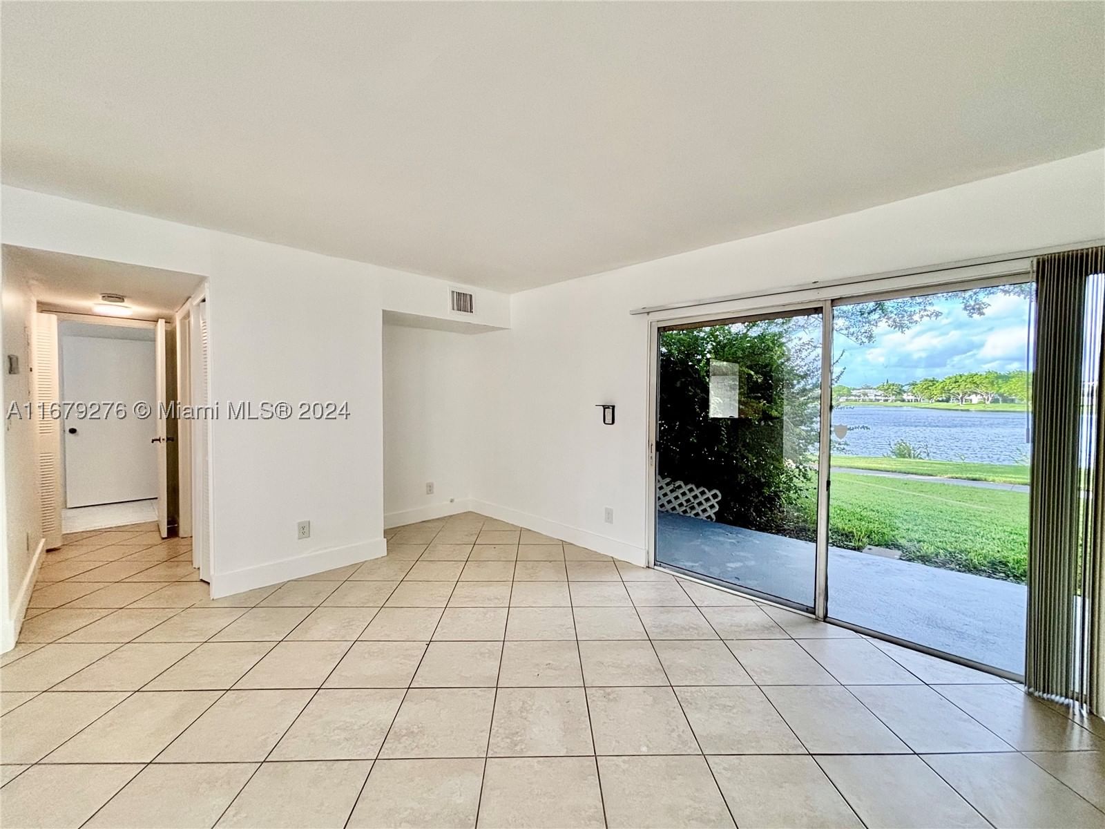 Real estate property located at 3405 44th St #104, Broward, Summer Lake, Oakland Park, FL