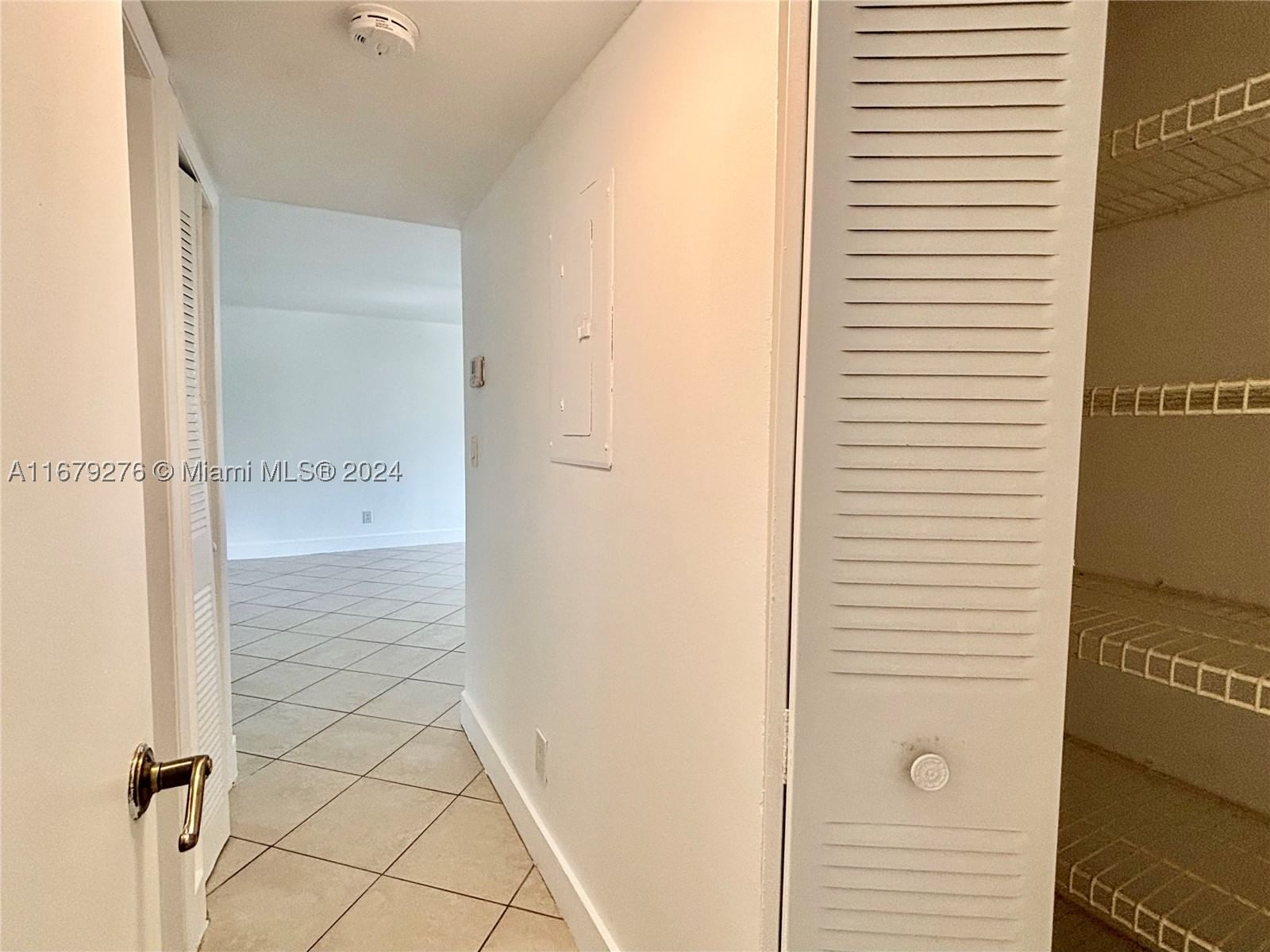 Real estate property located at 3405 44th St #104, Broward, Summer Lake, Oakland Park, FL