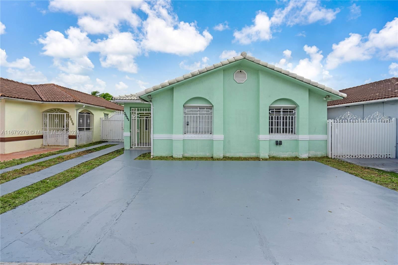 Real estate property located at 3522 71st Ter, Miami-Dade, KERI SUB, Hialeah, FL