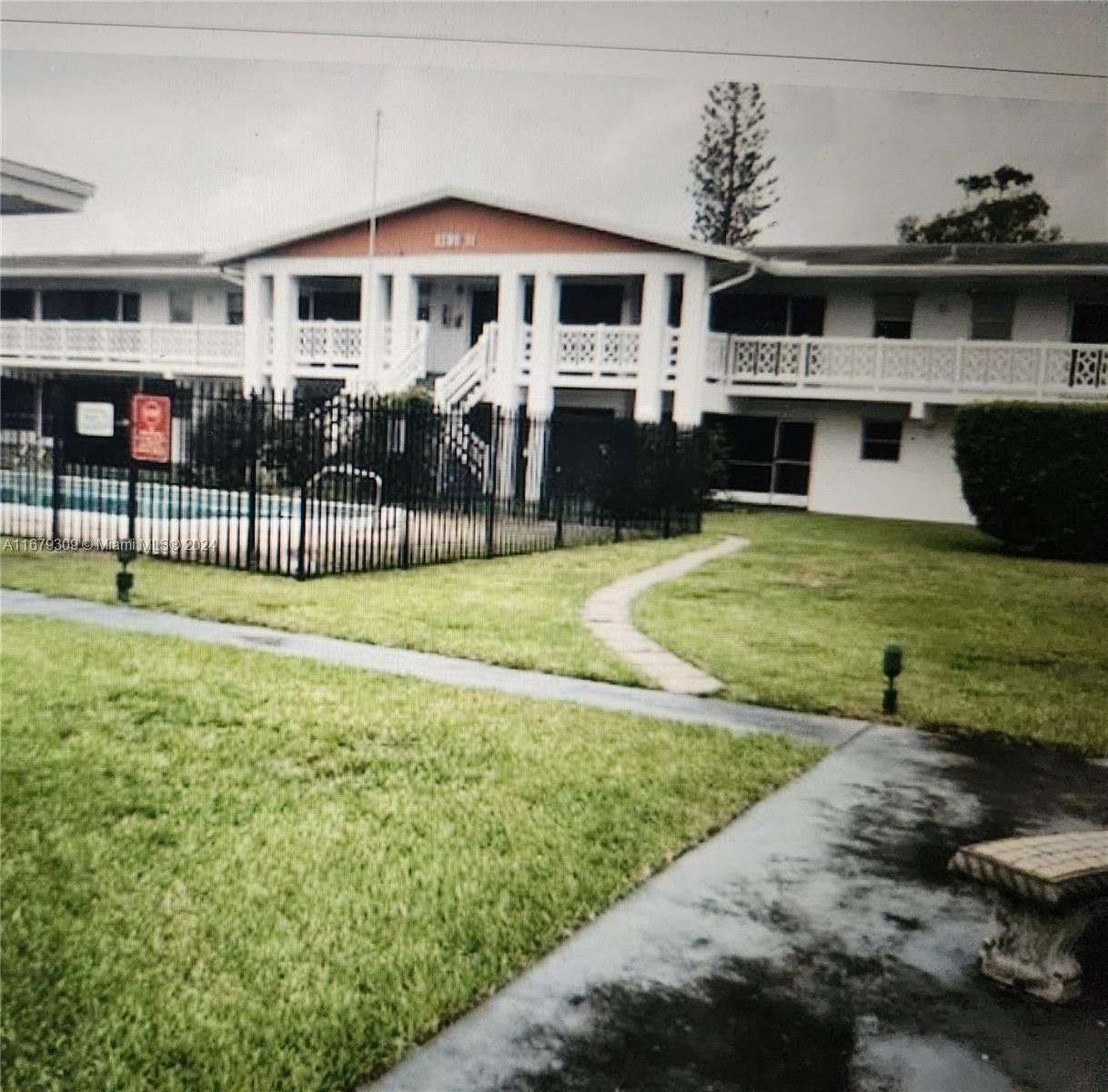 Real estate property located at 1711 46th Ave #114, Broward, EDGEWOOD GREENS CONDO, Lauderhill, FL