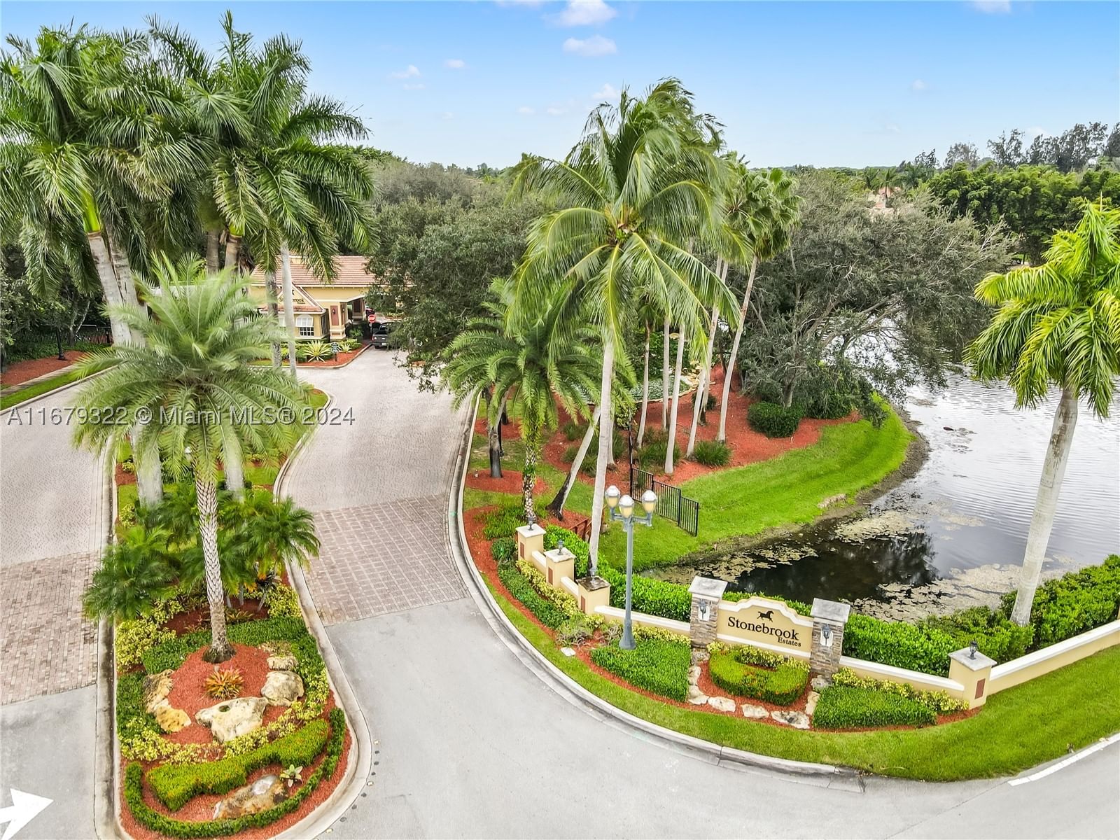 Real estate property located at 12854 Stonebrook Dr, Broward, Kapok Grove Estates, Davie, FL