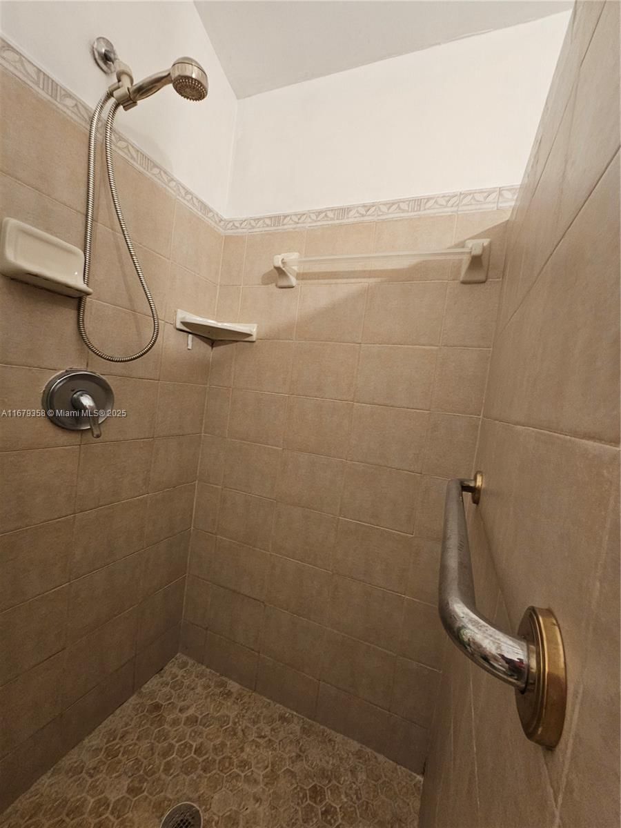 Real estate property located at 70 158th St, Miami-dade, Bisc Gardens Sec A, Miami, FL
