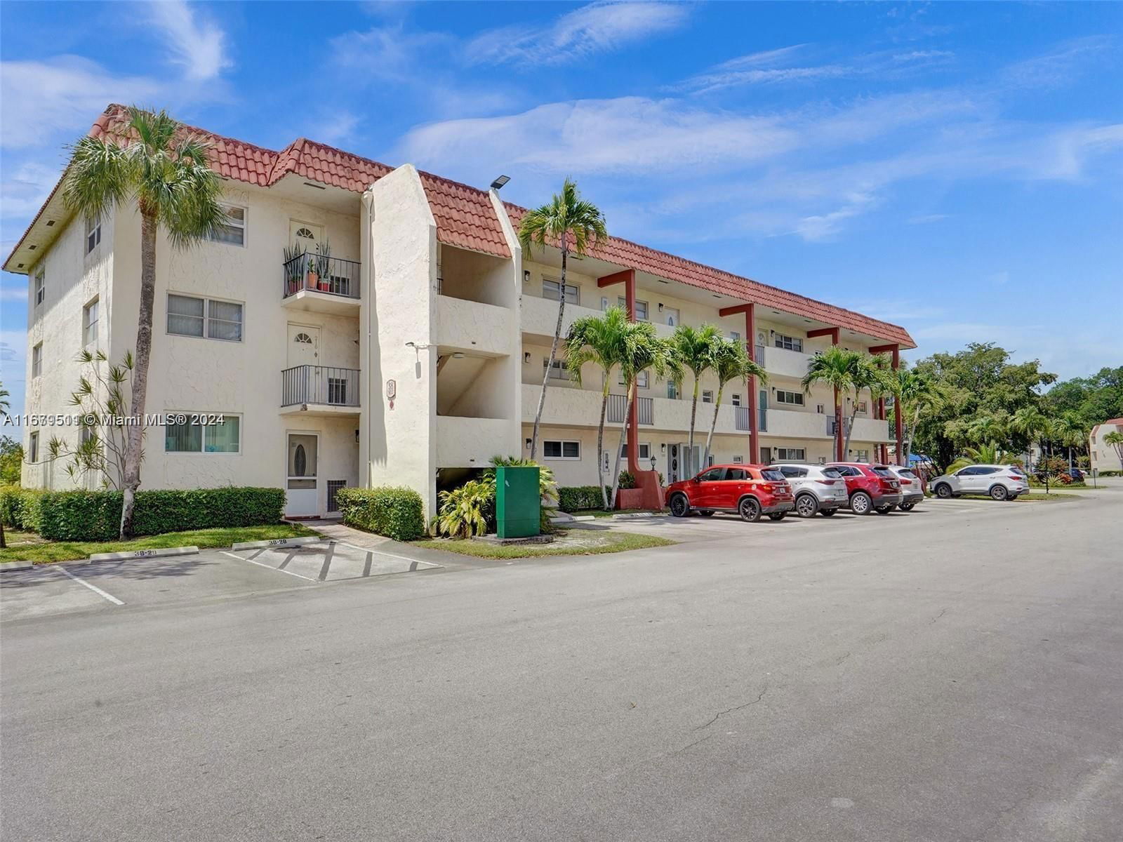 Real estate property located at 411 Hollybrook Dr #207, Broward, HOLLYBROOK GOLF, Pembroke Pines, FL