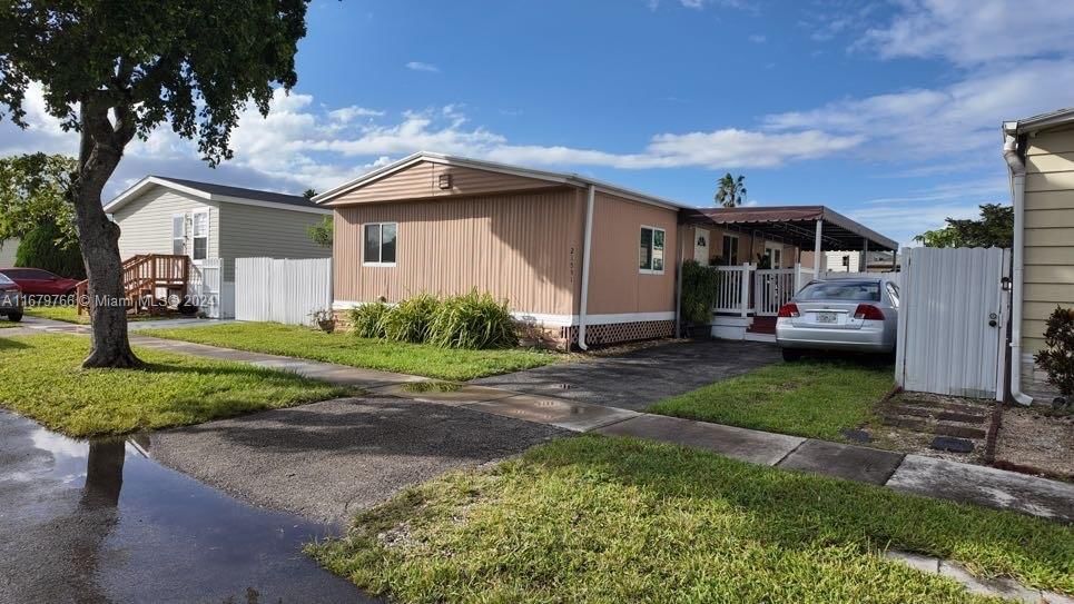 Real estate property located at 21531 3rd Pl, Broward, HERITAGE CITY SEC 2, Pembroke Pines, FL