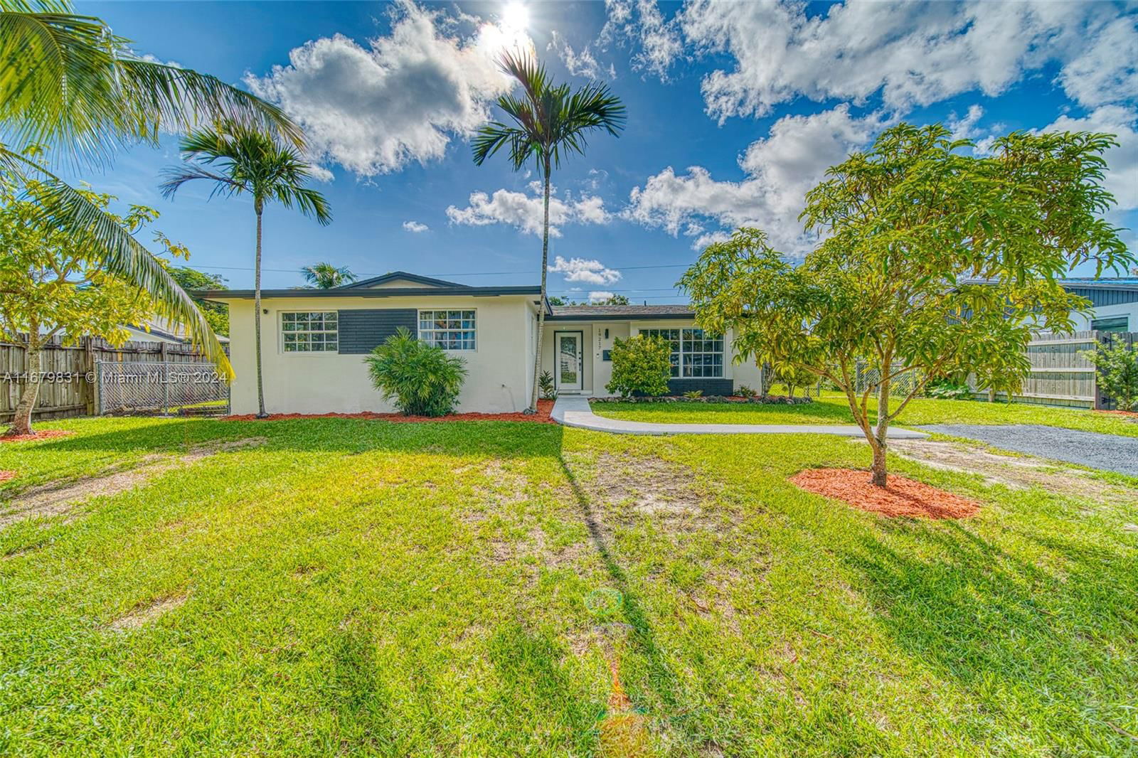 Real estate property located at 19217 92nd Rd, Miami-Dade, WHISPERING PINES ESTATES, Cutler Bay, FL