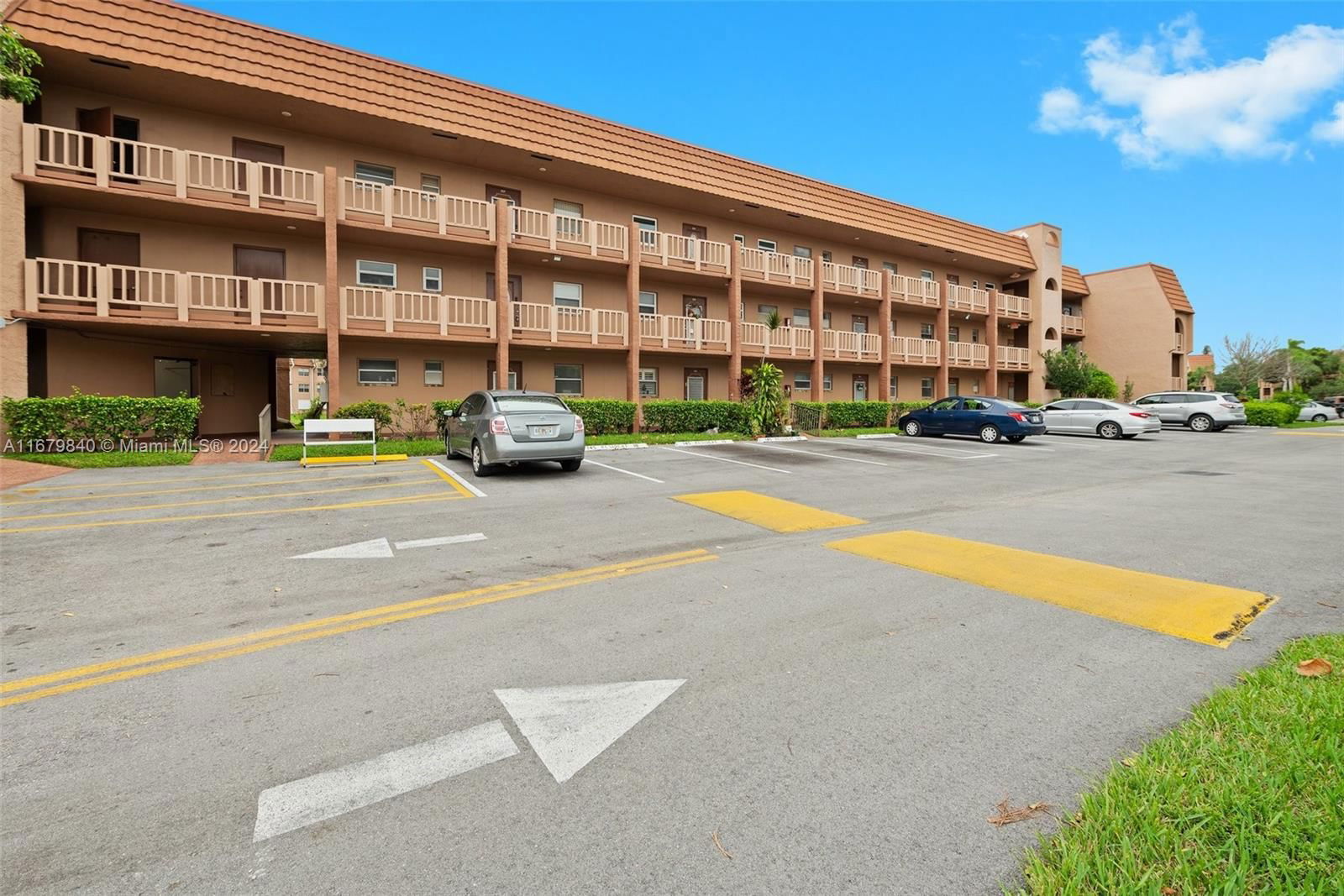 Real estate property located at 9580 Sunrise Lakes Blvd #209, Broward, SUNRISE LAKES 145 CONDO, Sunrise, FL