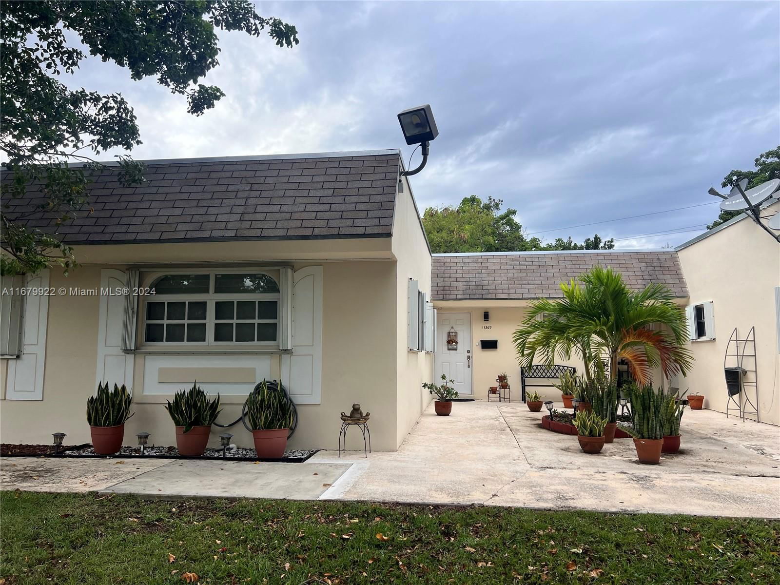 Real estate property located at 11369 169th St #5442D, Miami-Dade, GREEN HILLS PARK WEST NO, Miami, FL